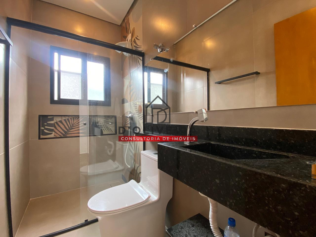 Casa moderna com piscina à venda no Centro - Peruíbe - SP