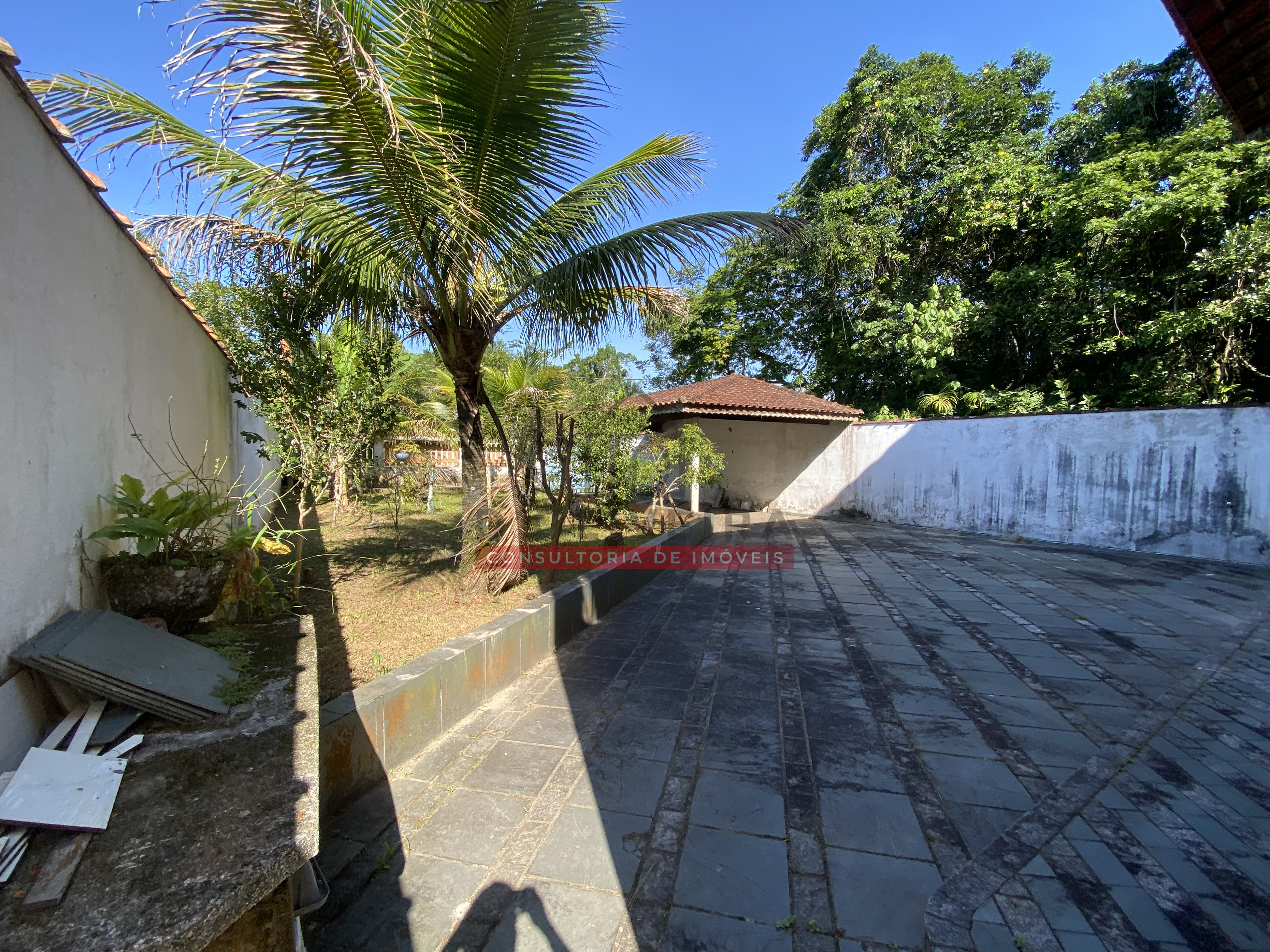 Sobrado com 360m² de terreno à venda no Bairro Estância Santa Gabriela - Peruíbe - SP