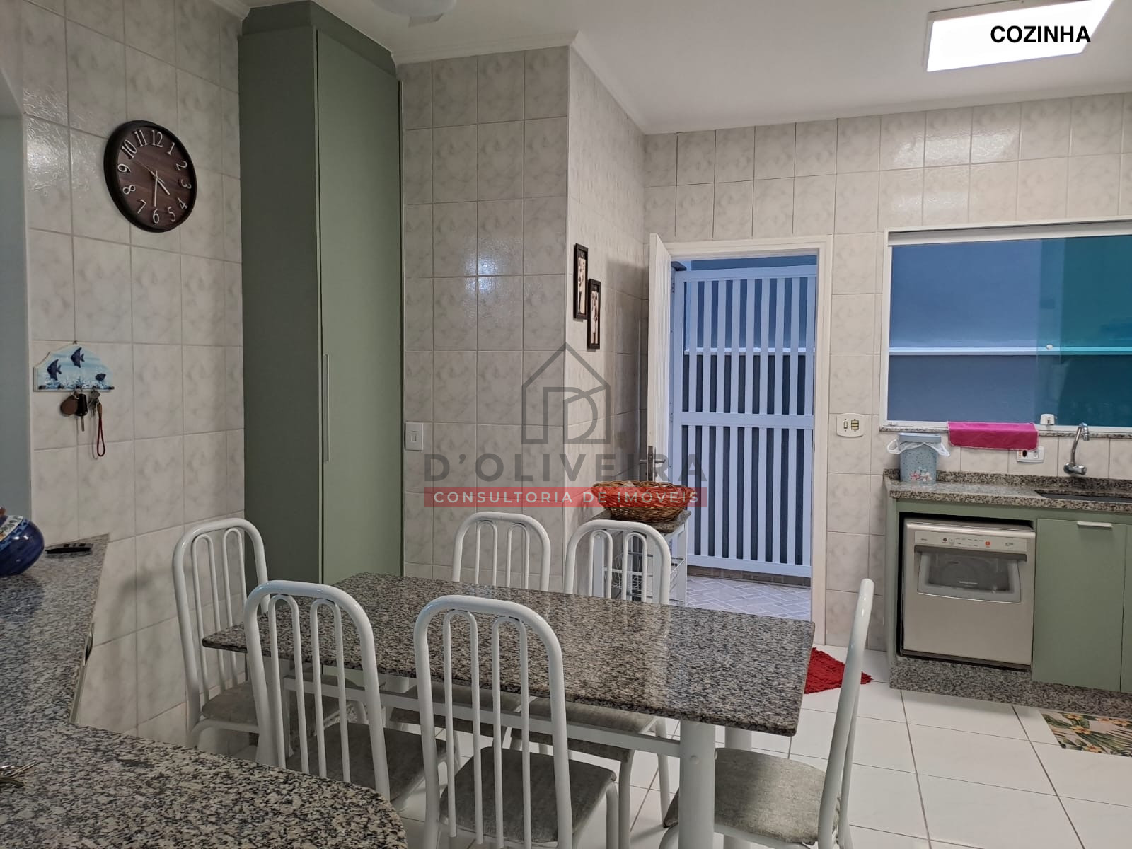 Casa térrea com piscina à venda no Três Marias - Peruíbe - SP