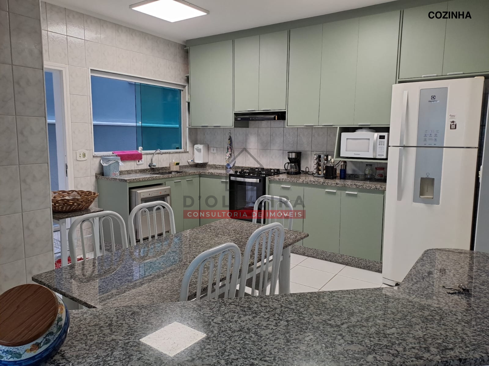 Casa térrea com piscina à venda no Três Marias - Peruíbe - SP