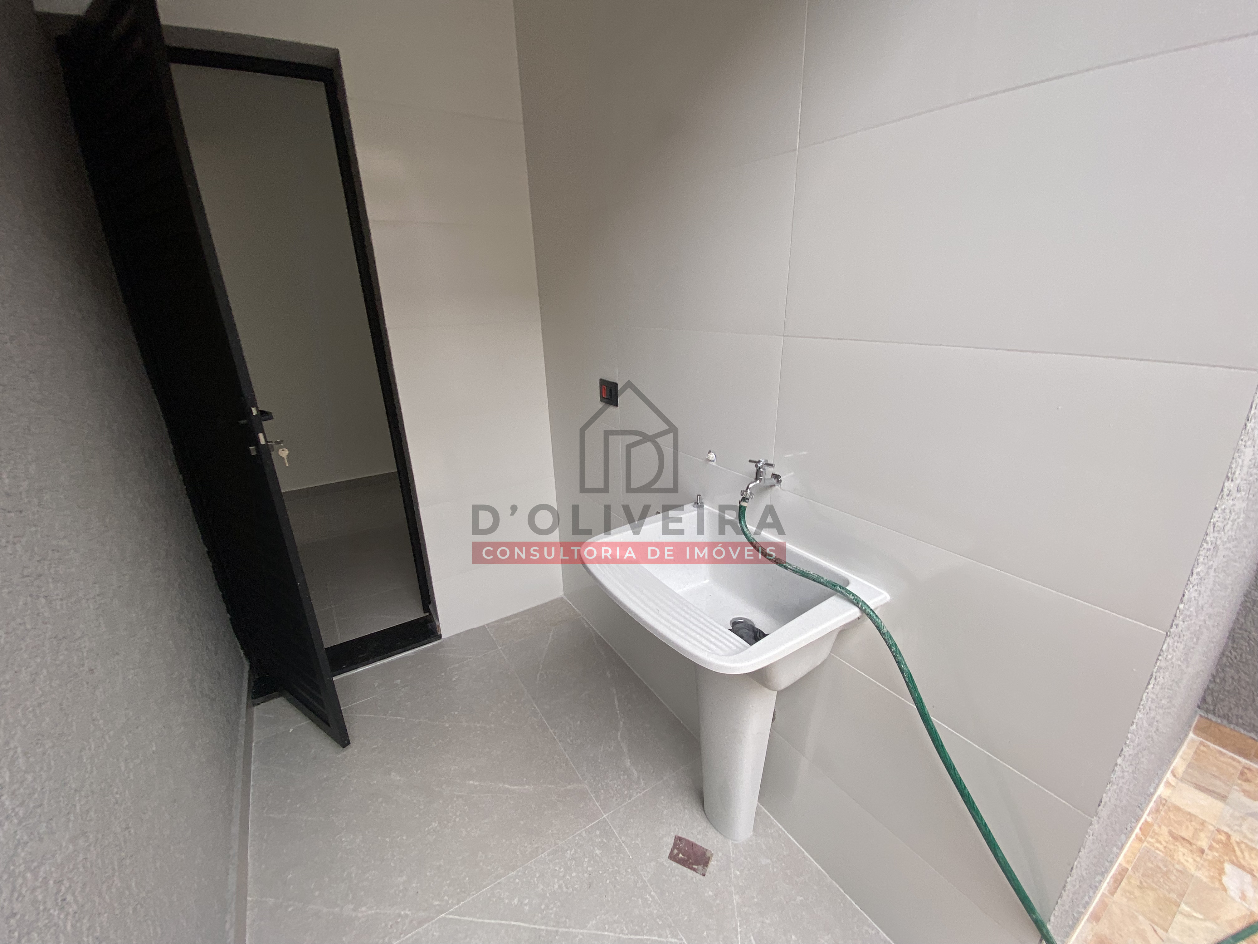 Casa moderna com piscina à venda na Cidade Nova Peruíbe - Peruíbe - SP