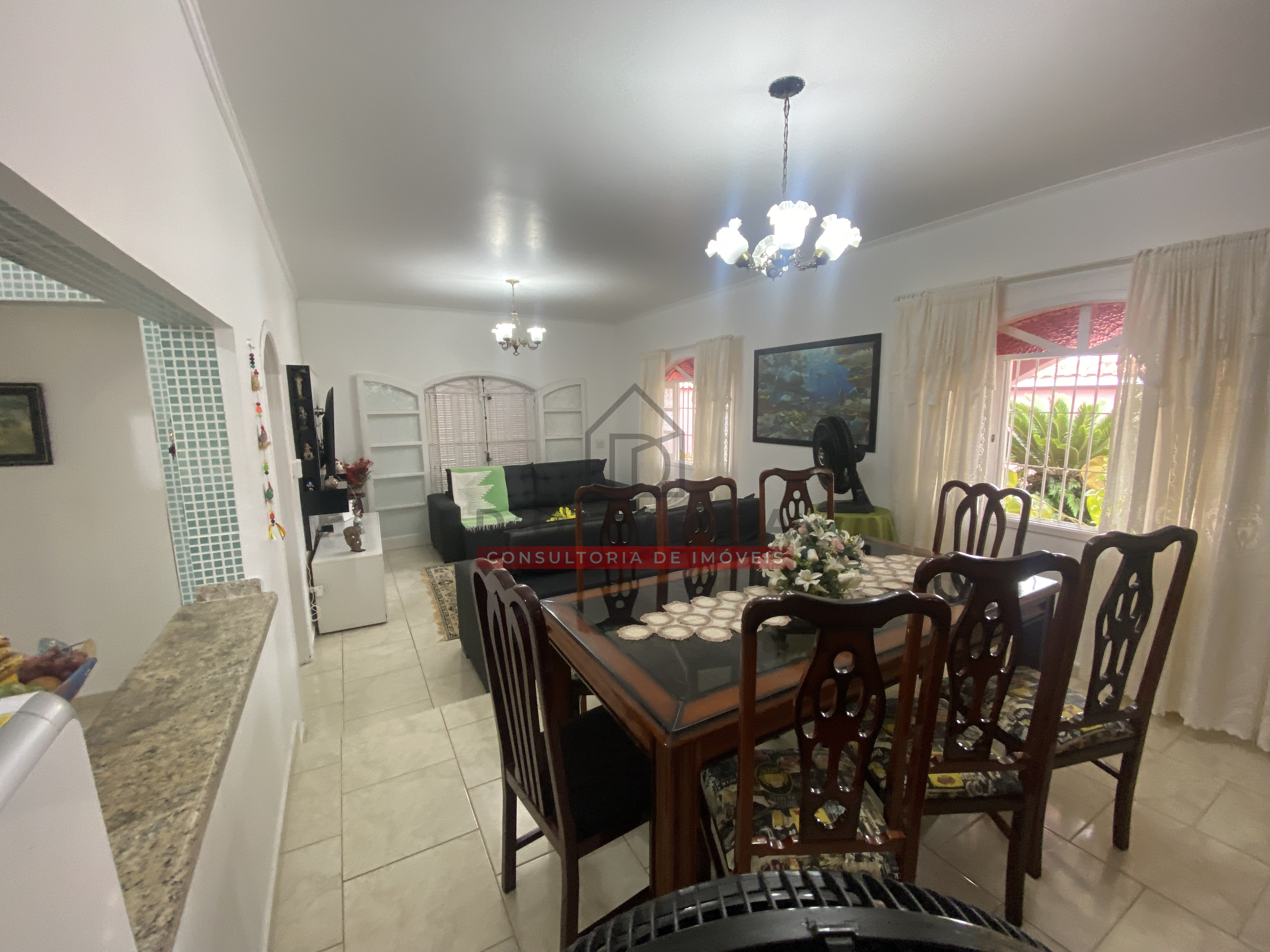 Casa com piscina e área gourmet à venda no Balneário Oásis - Peruíbe - SP