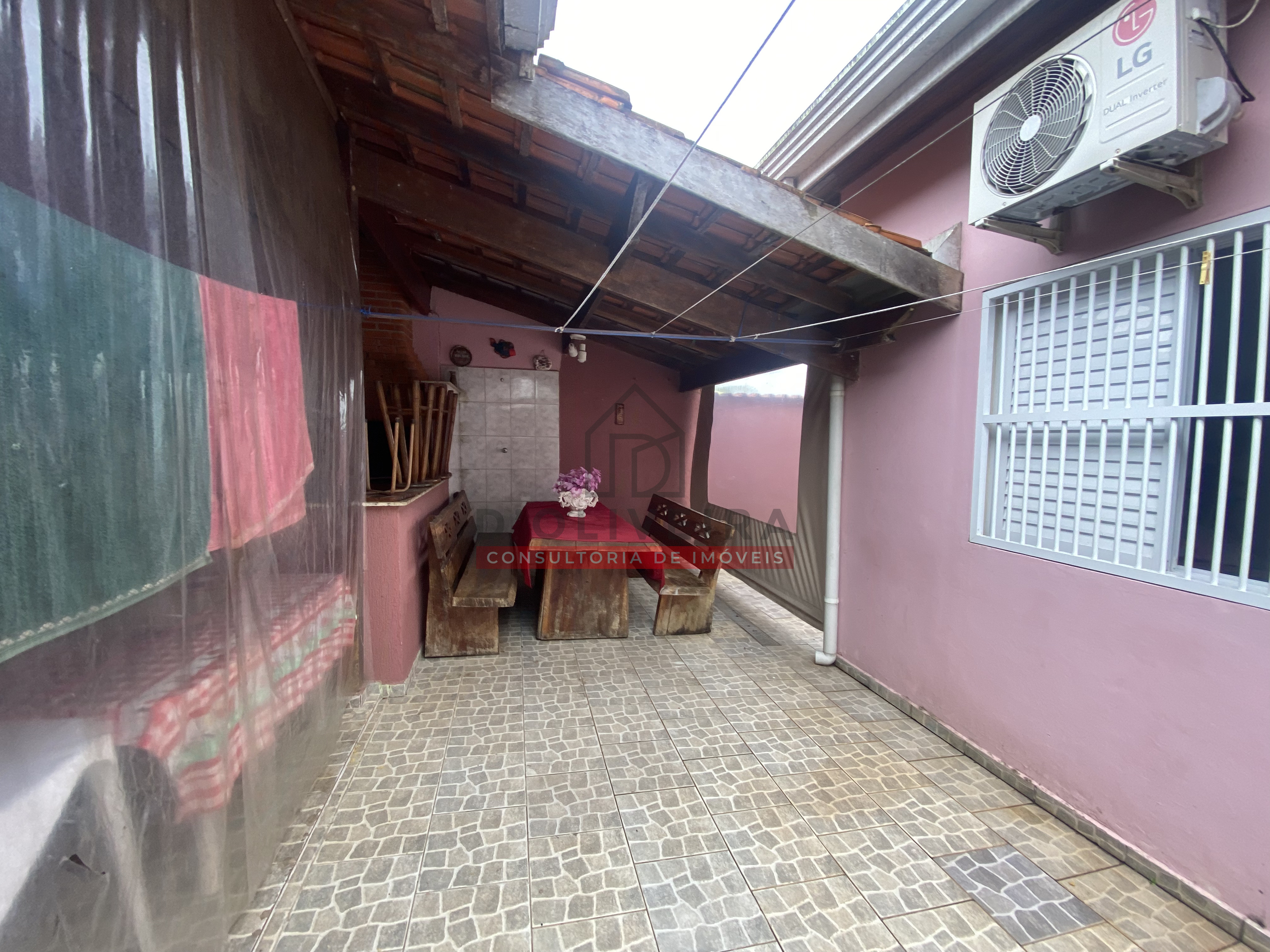 Casa com piscina e área gourmet à venda no Balneário Oásis - Peruíbe - SP