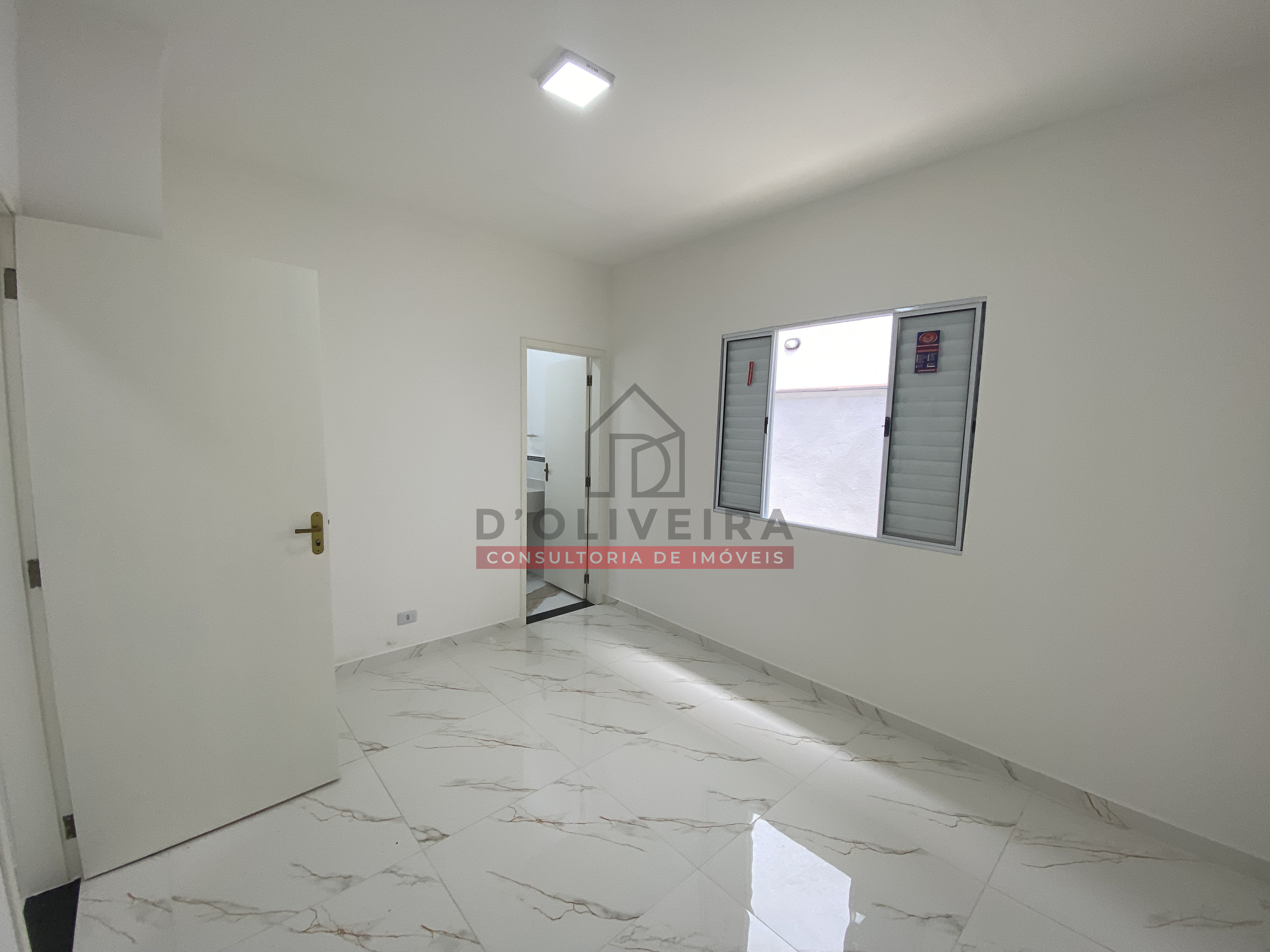 Casa com piscina e churrasqueira à venda no Bairro Flora Rica - Peruíbe - SP