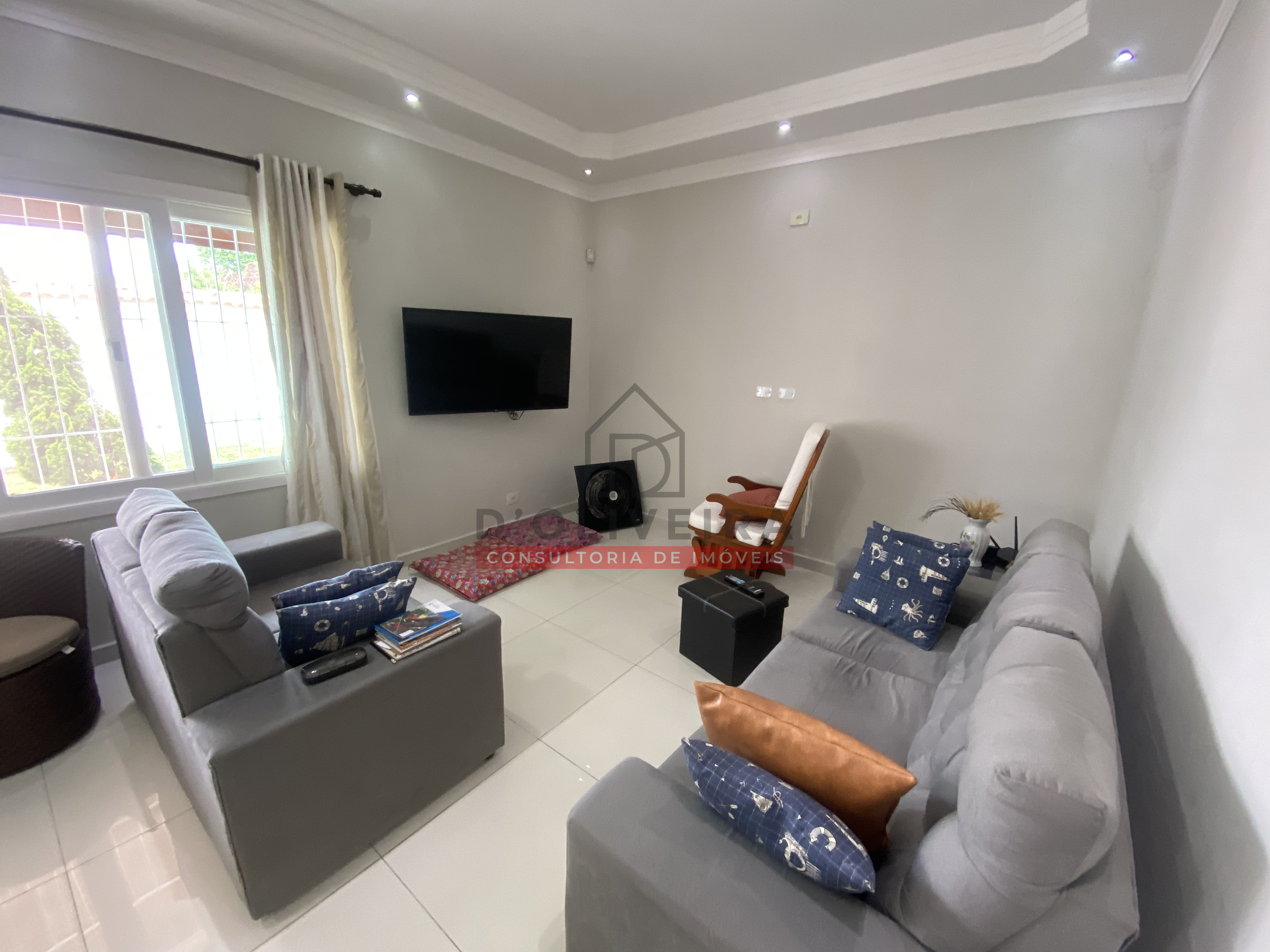 Casa com piscina e churrasqueira à venda no Jardim Barra de Jangadas - Peruíbe - SP