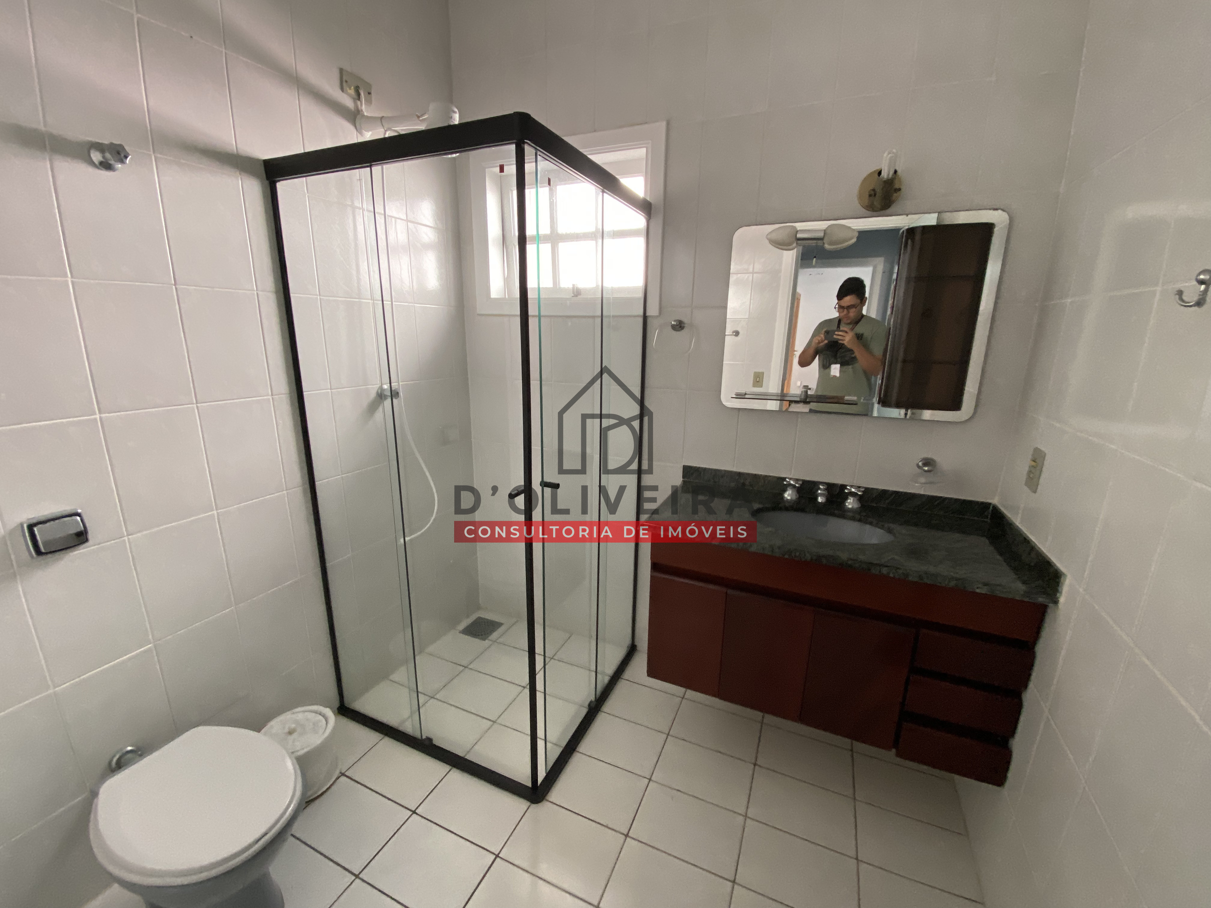 Casa térrea com piscina e churrasqueira no condomínio Bougainvillée III - Peruíbe - SP