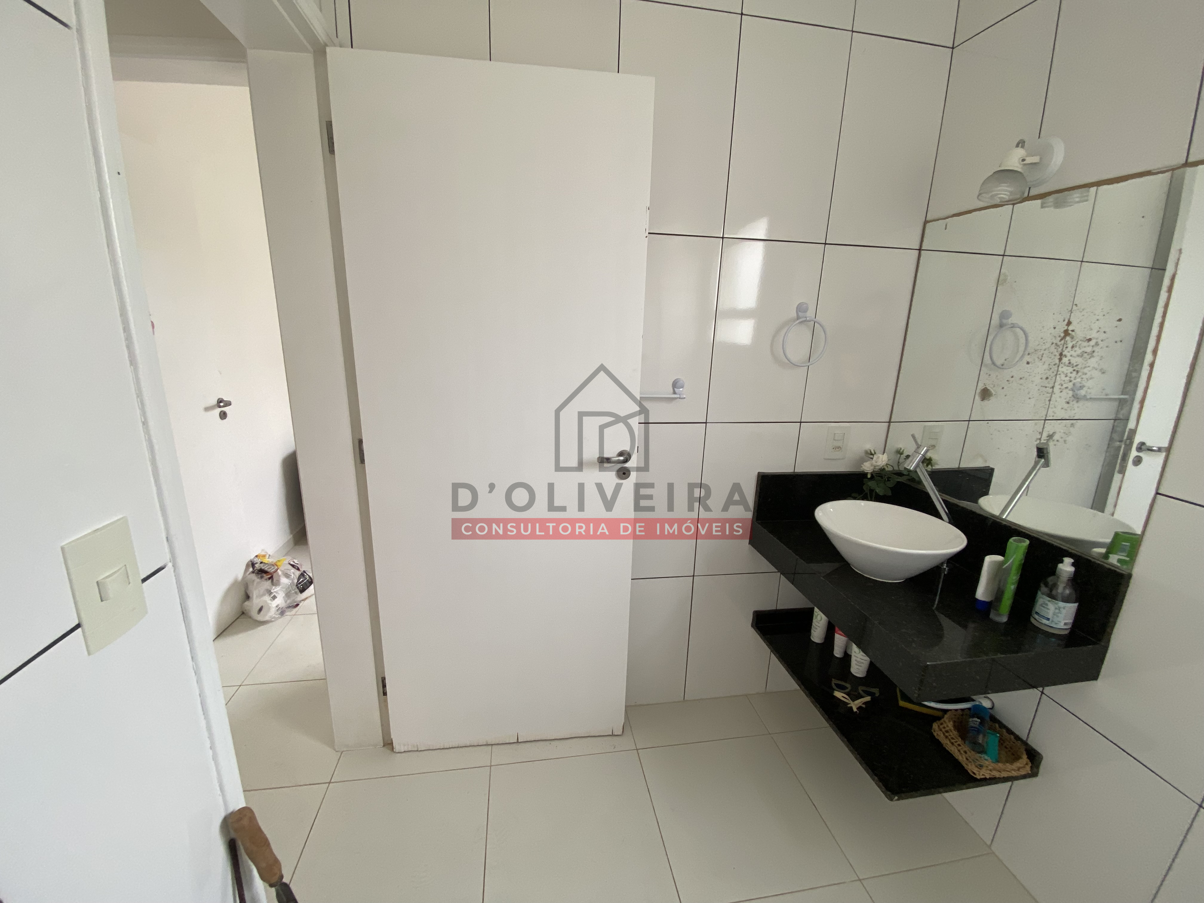 Casa com térrea com piscina à venda no Maria Helena Novaes - Peruíbe - SP