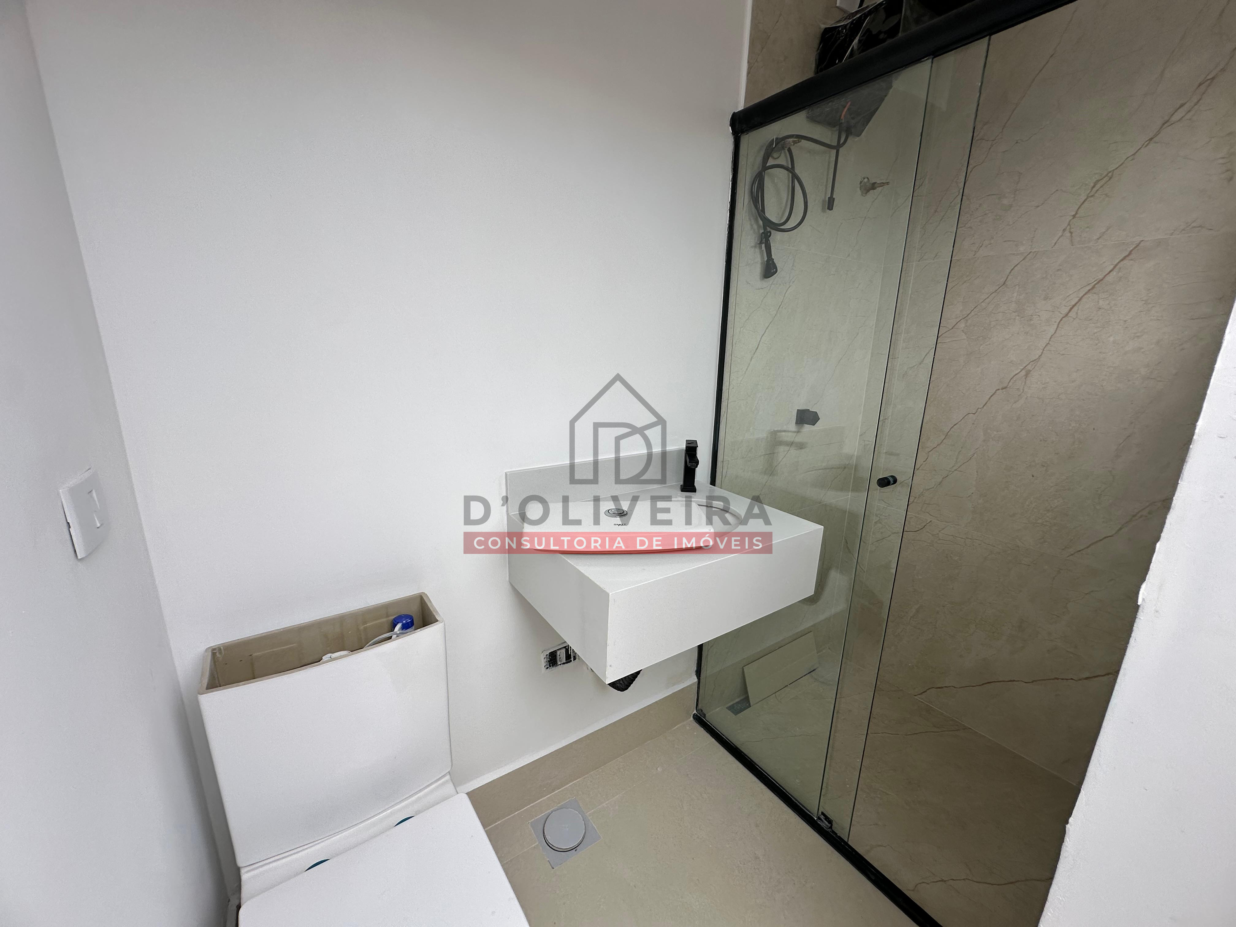 Sobrado moderno com piscina e churrasqueira no condomínio Flora Rica - Peruíbe - SP