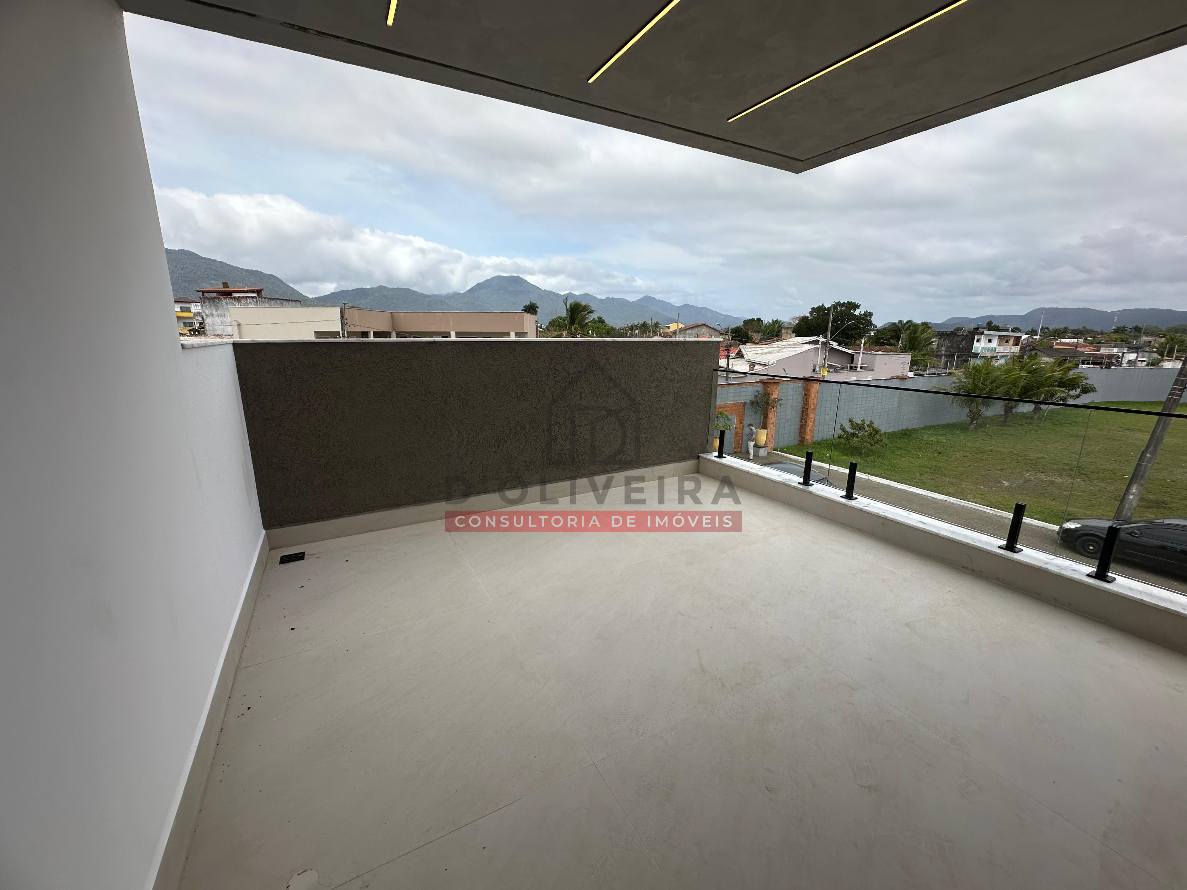 Sobrado moderno com piscina e churrasqueira no condomínio Flora Rica - Peruíbe - SP