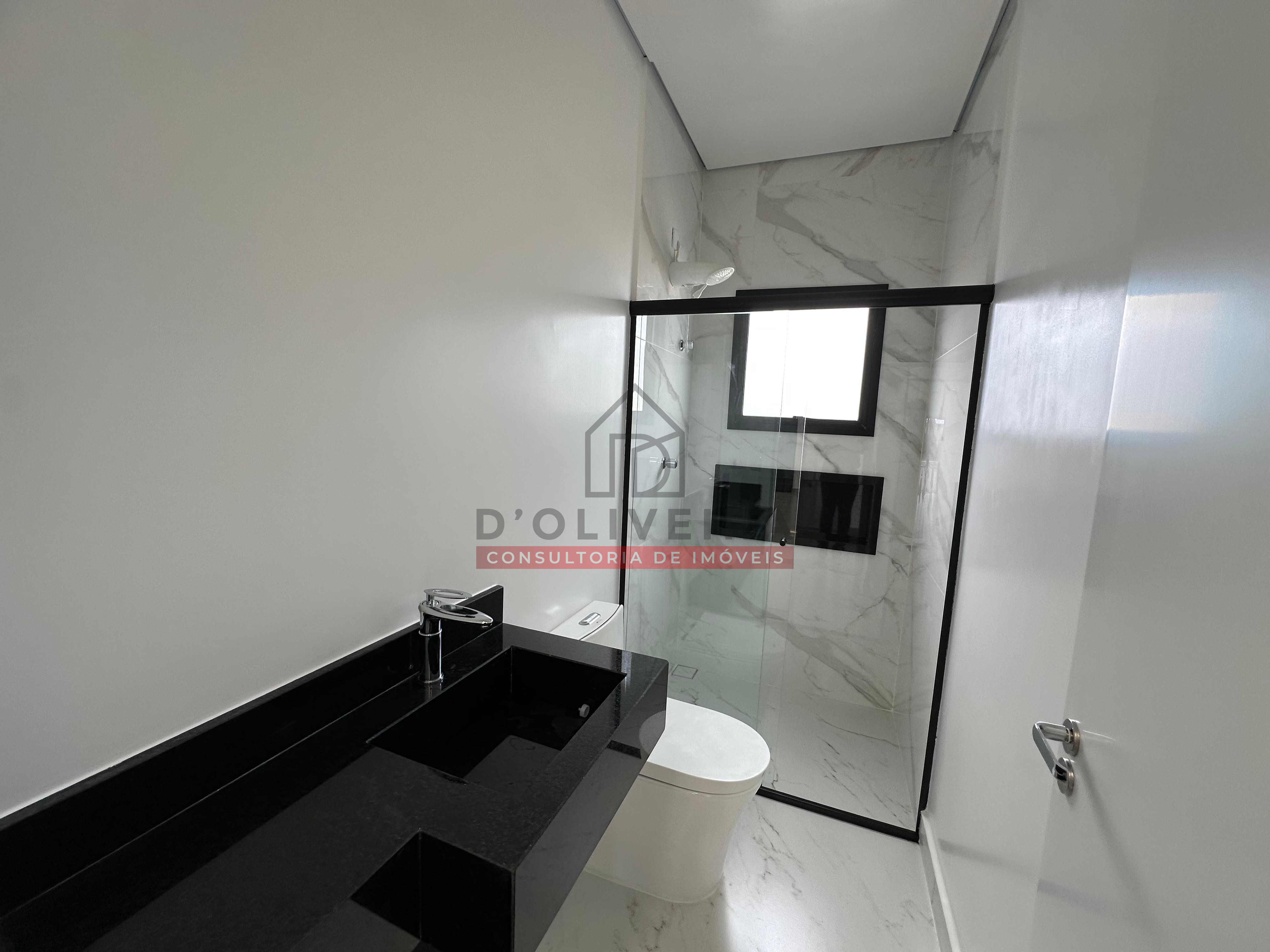 Sobrado com piscina e churrasqueira no condomínio Flora Rica - Peruíbe - SP