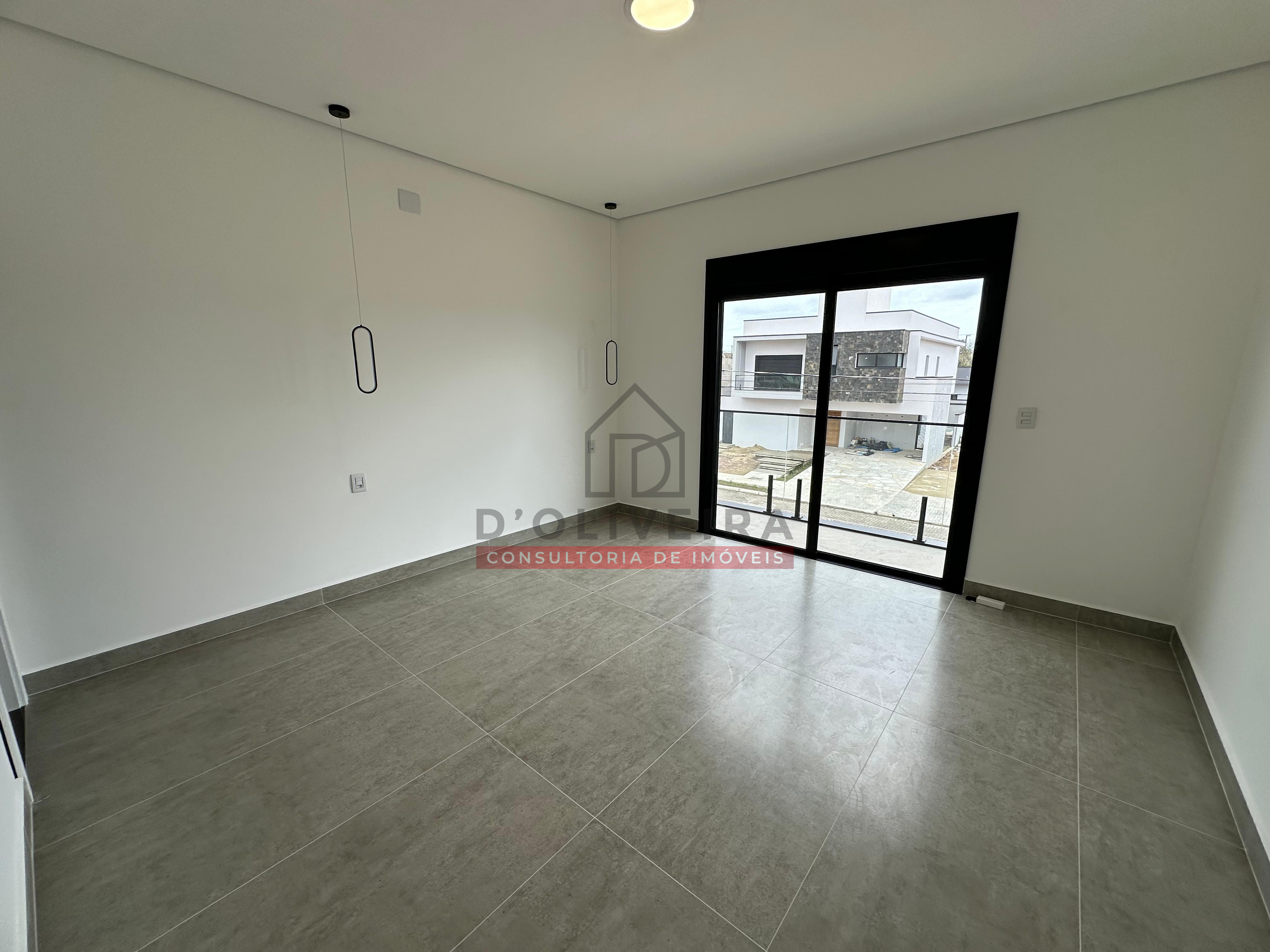 Sobrado com piscina e churrasqueira no condomínio Flora Rica - Peruíbe - SP