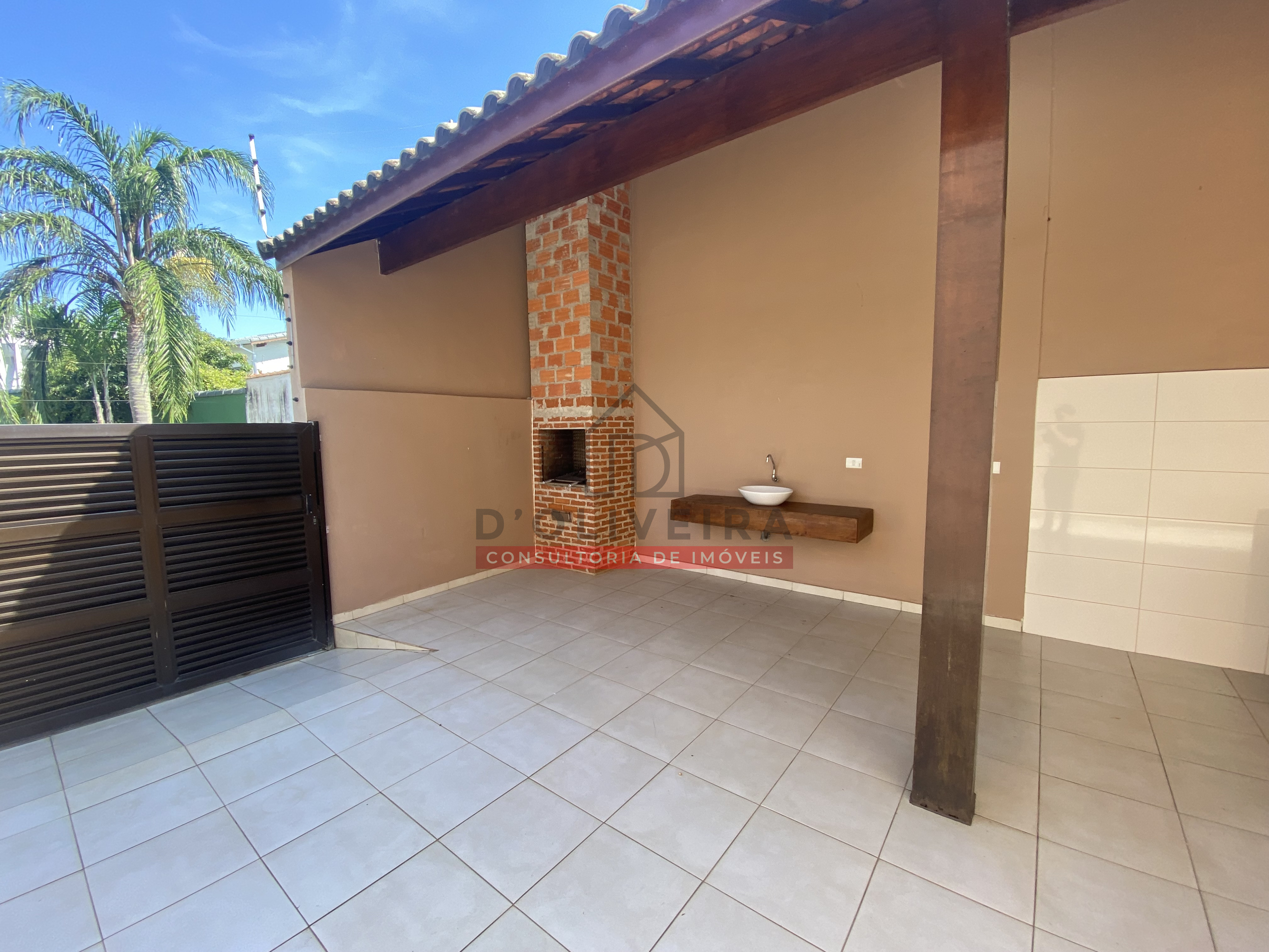 Sobrado com piscina à venda no Jardim Ribamar - Peruíbe - SP