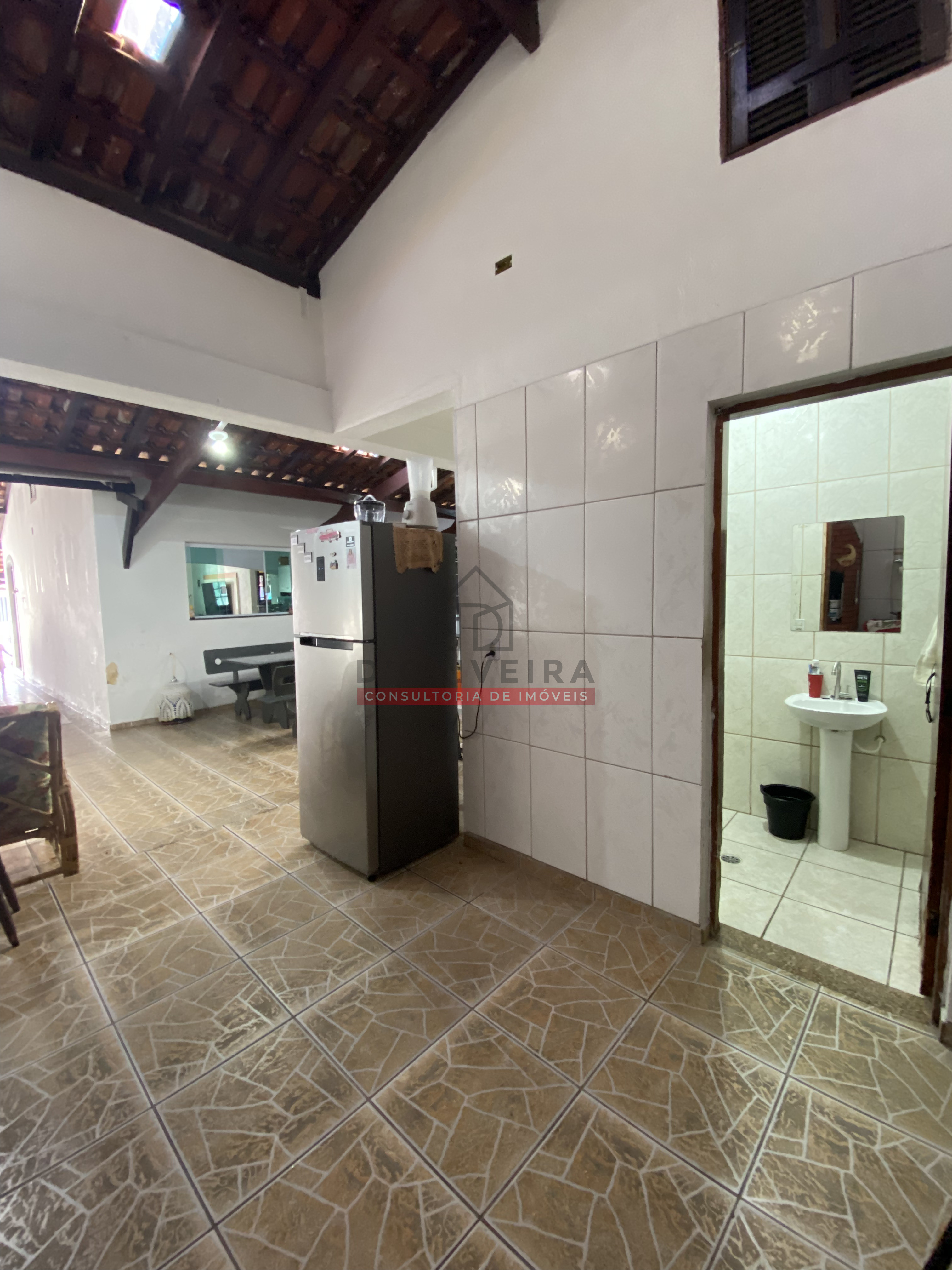 Casa térrea com edícula e churrasqueira no Bairro Jardim Veneza - Peruíbe - SP