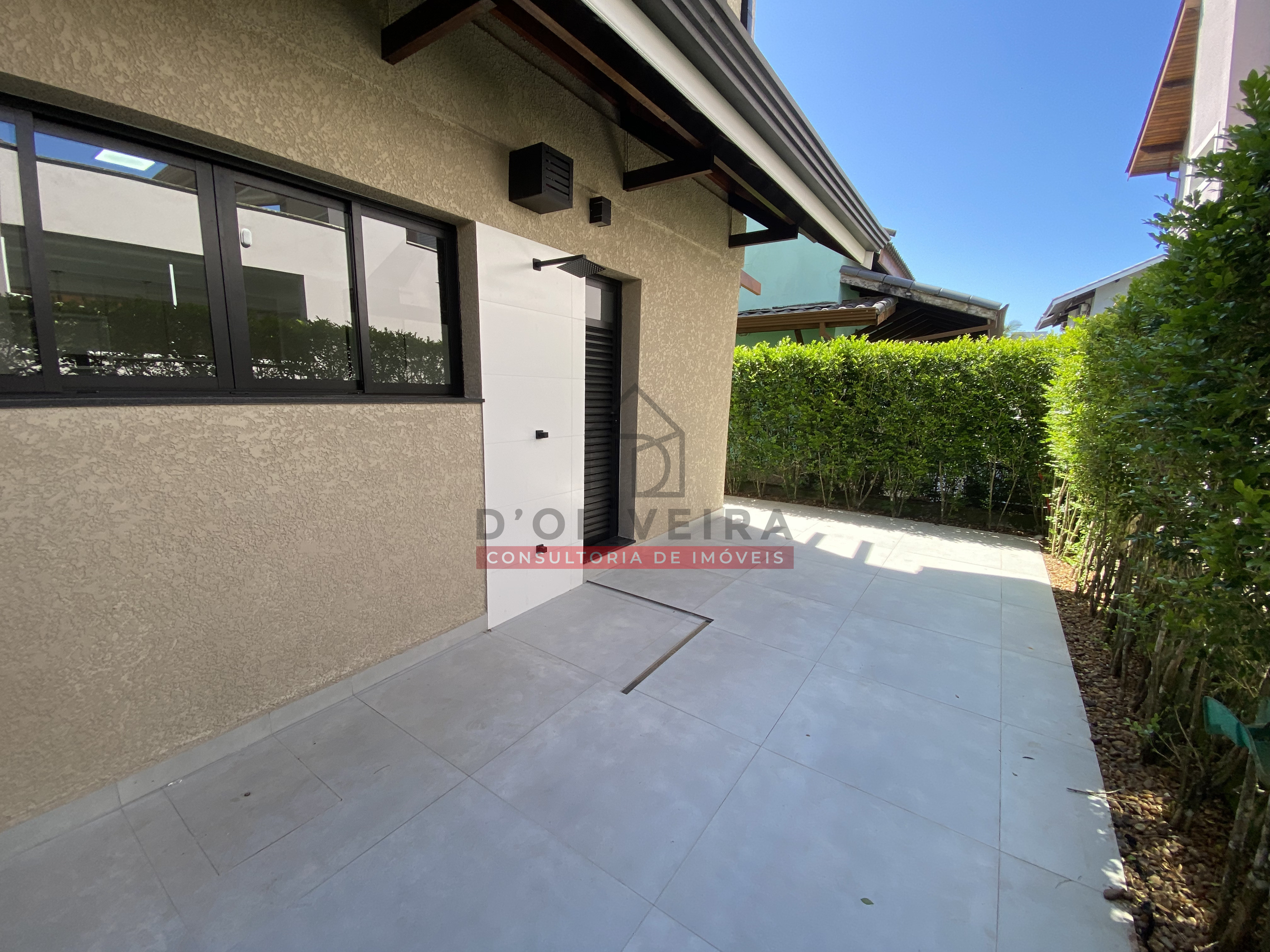 Sobrado com piscina e área gourmet no Bougainvillée Residencial II - Peruíbe - SP