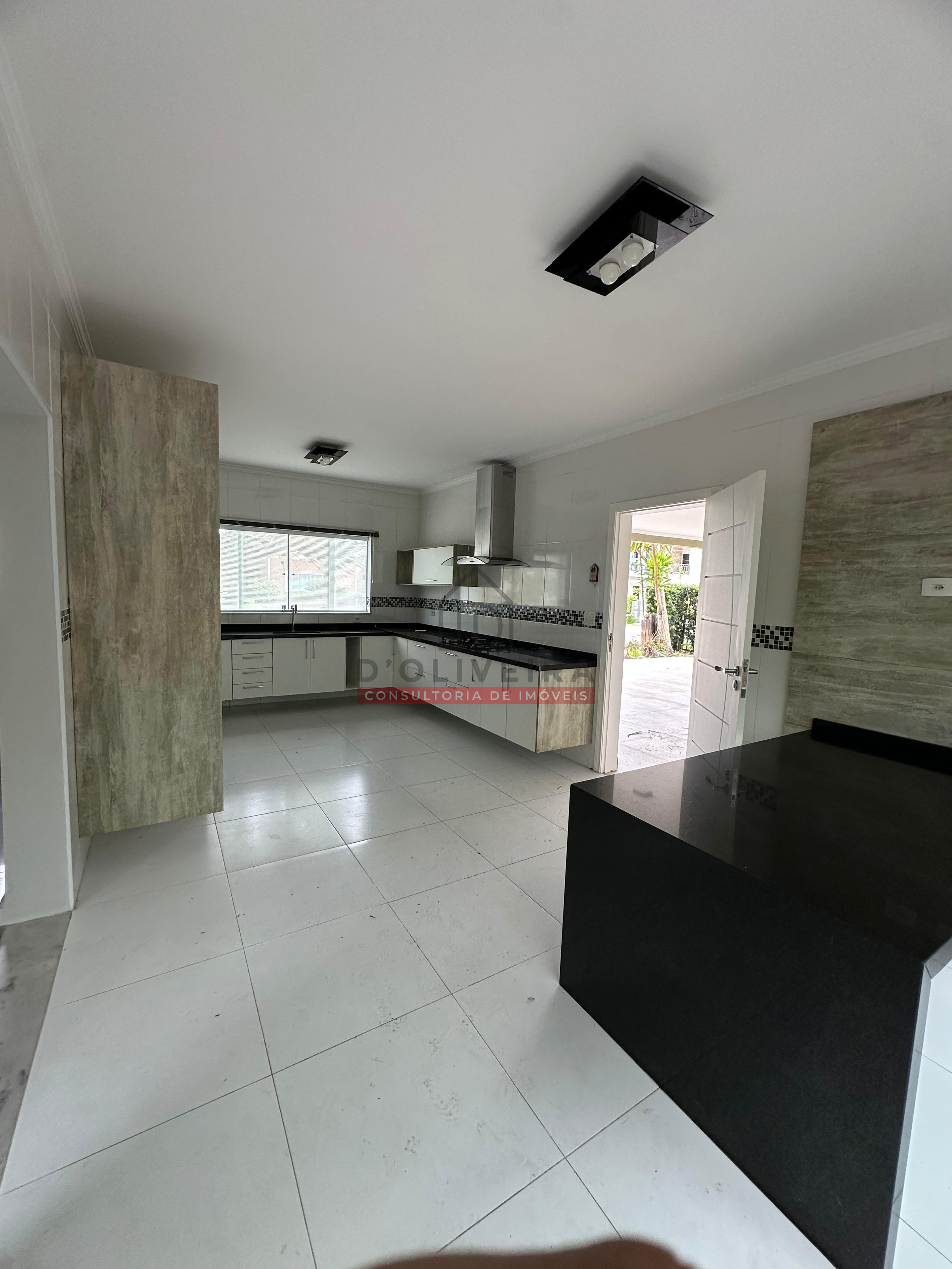 Sobrado moderno à venda no Condomínio Bougainvillée II - Peruíbe - SP