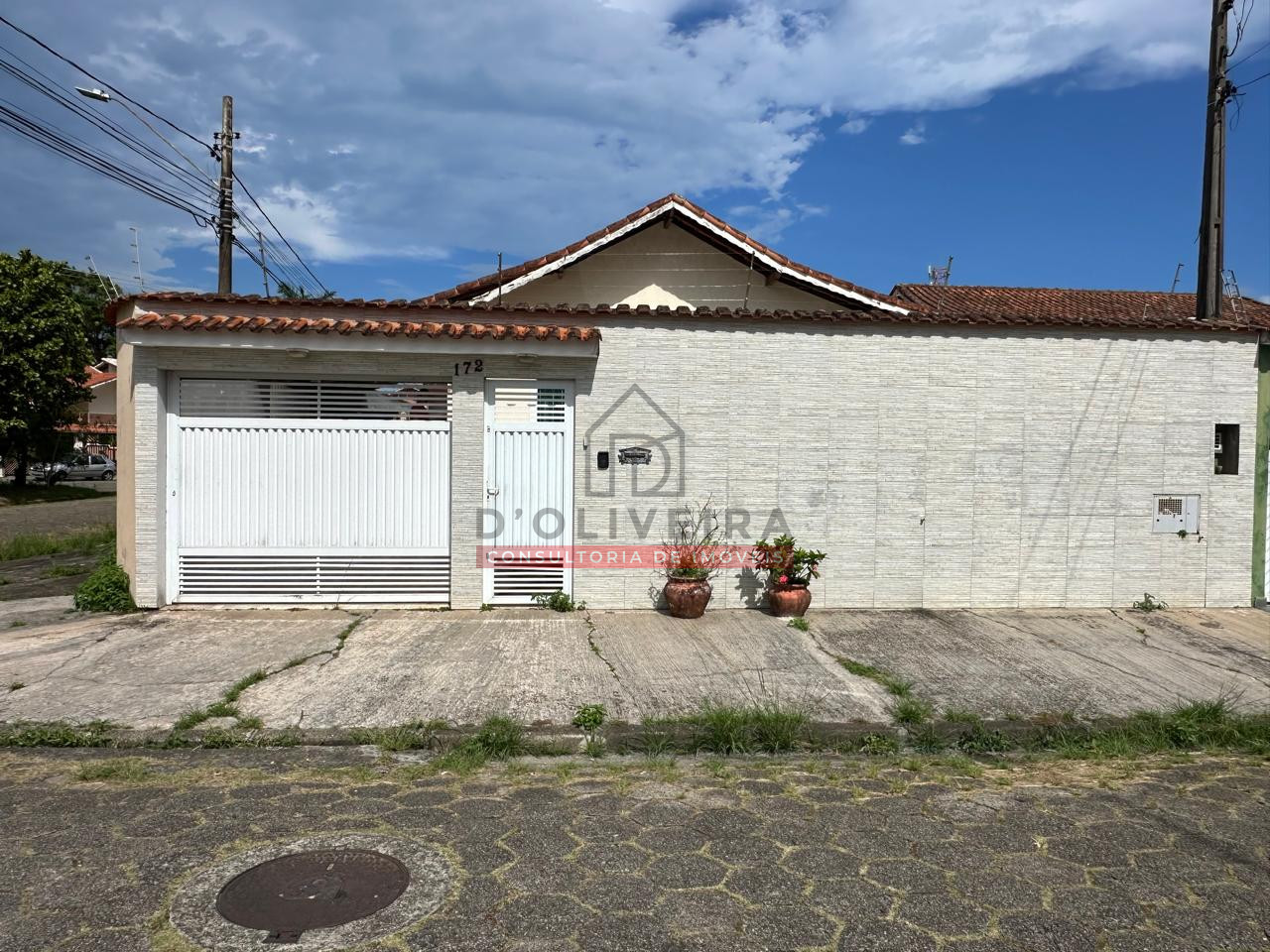 Casa com piscina e churrasqueira na Cidade Nova Peruíbe - Peruíbe - SP