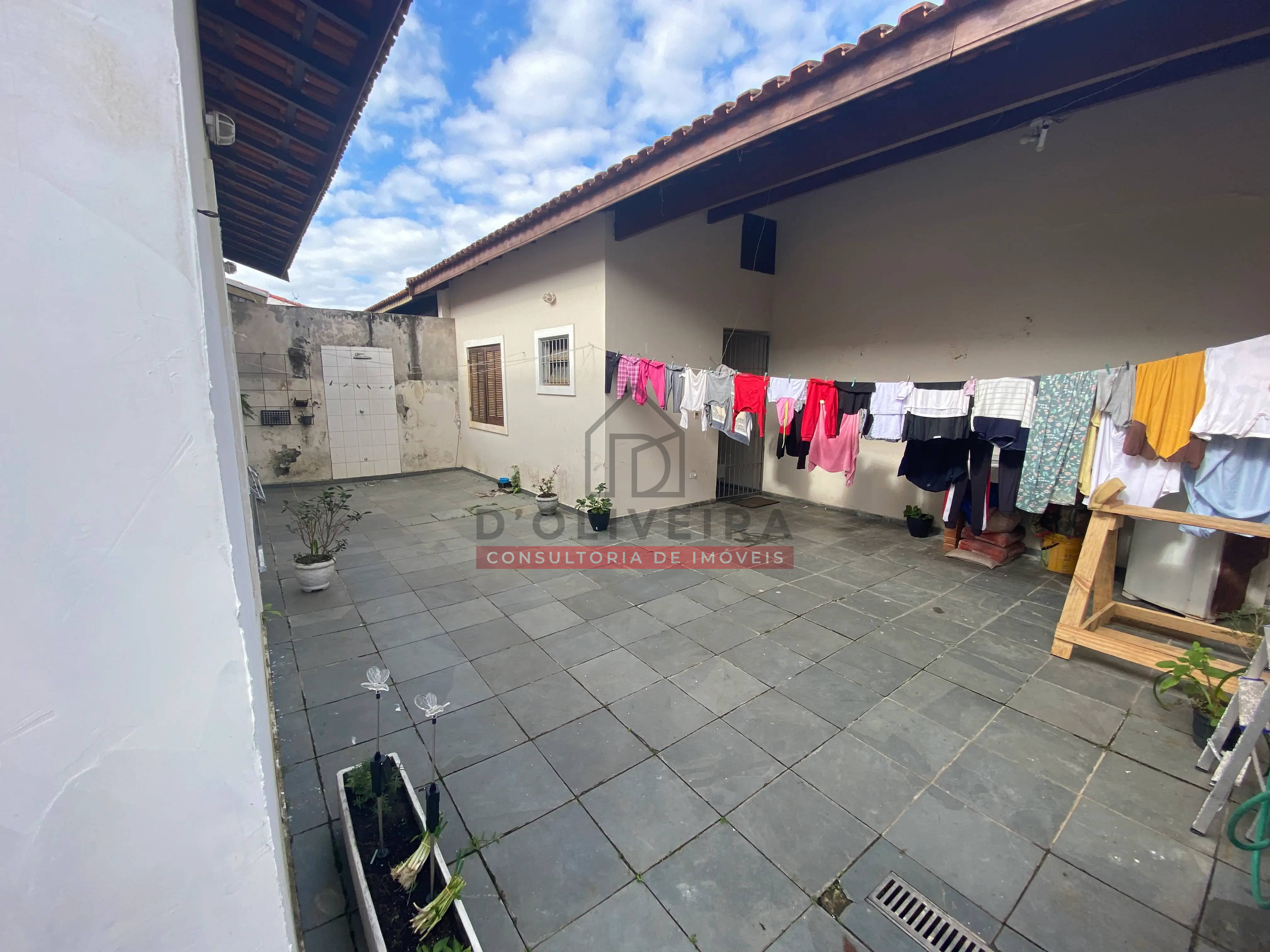 Casa térrea à venda no Balneário Oásis - Peruíbe - SP