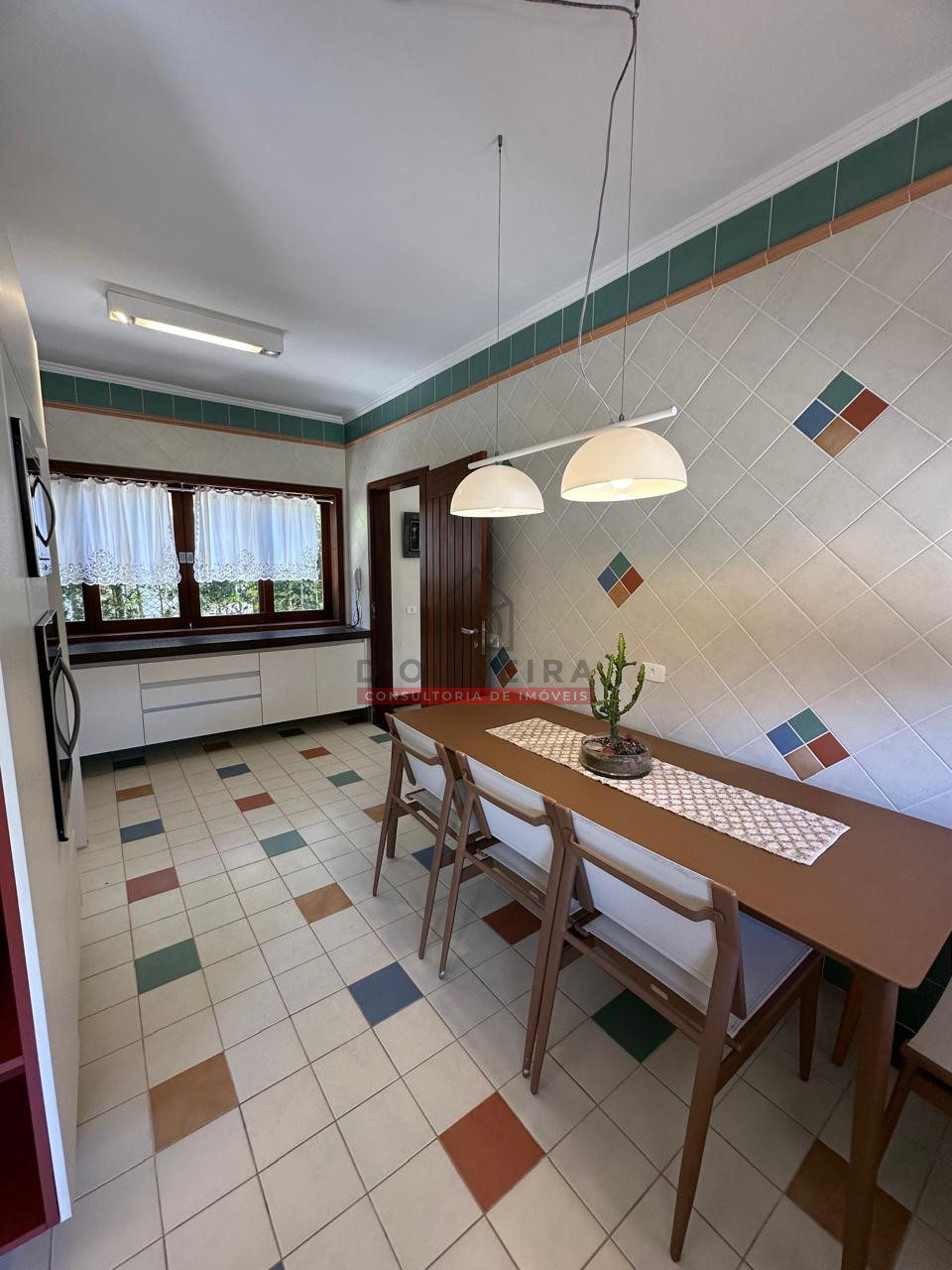 Sobrado de 4 suítes e piscina aquecida no Bougainville Residencial II - Peruíbe - SP