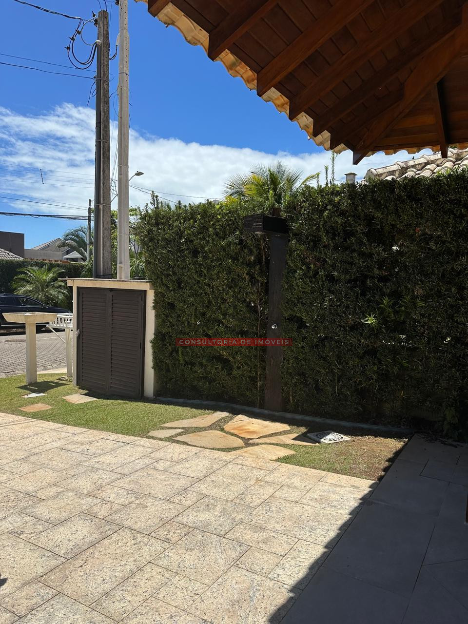 Sobrado de 4 suítes e piscina aquecida no Bougainville Residencial II - Peruíbe - SP