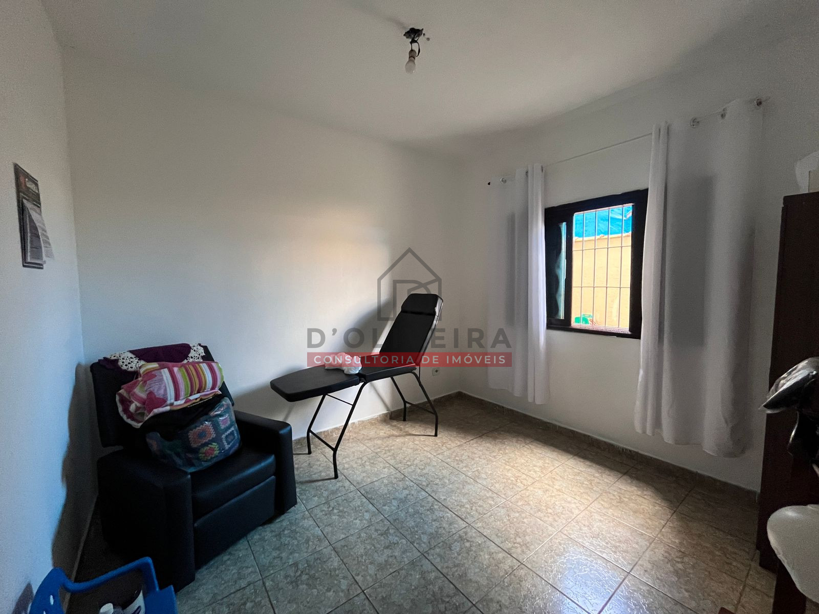 Casa térrea com piscina à venda no Belmira Novaes - Peruíbe - SP