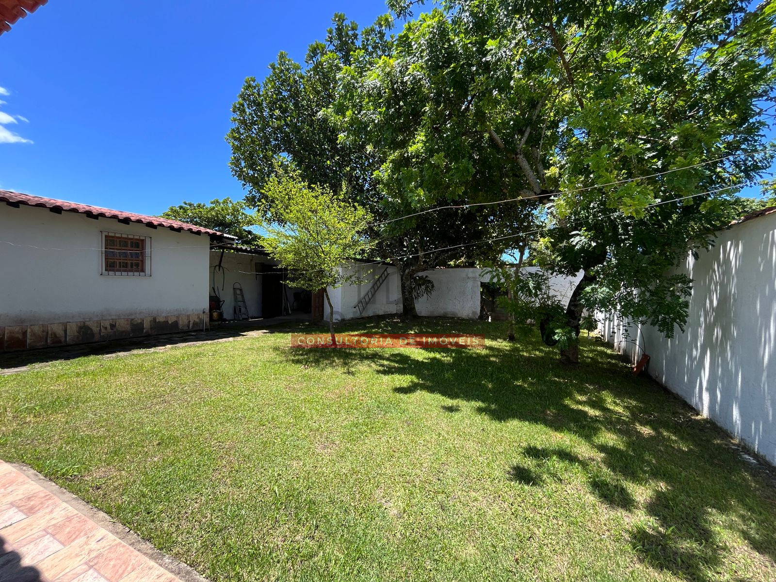 Chácara com piscina no Jardim dos Prados - Peruíbe - SP