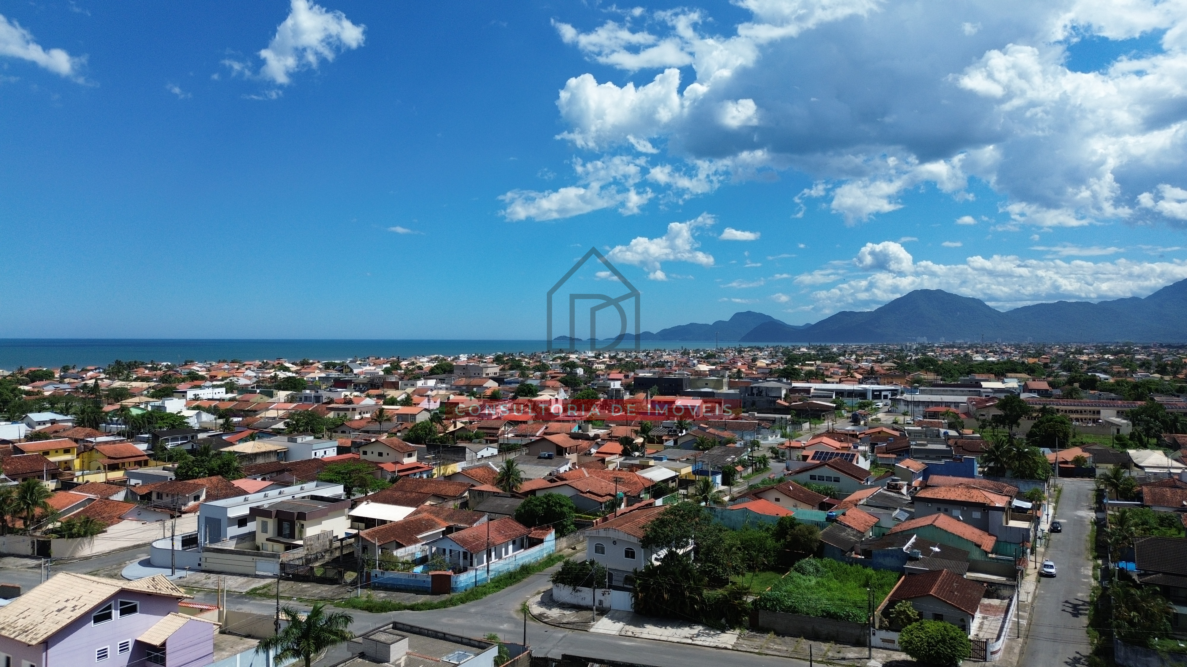 Casa térrea à venda no Belmira Novaes - Peruíbe - SP