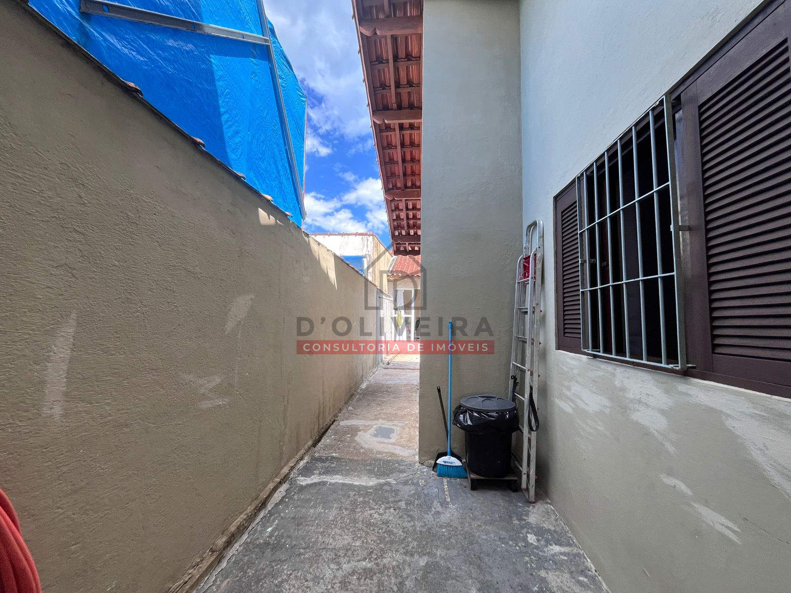 Casa térrea à venda no Belmira Novaes - Peruíbe - SP