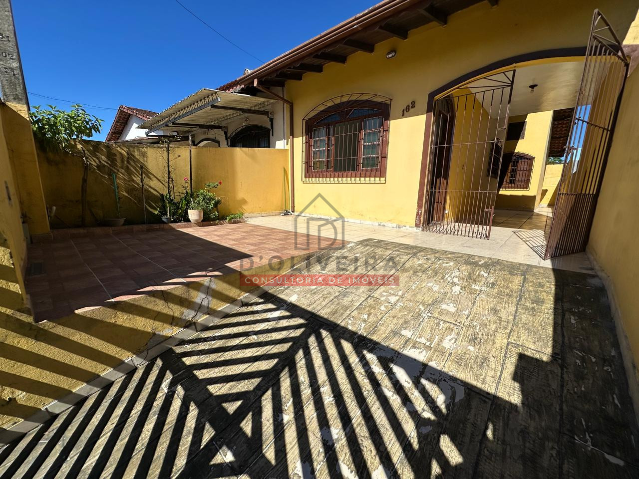 Casa térrea à venda no Balneário Arpoador - Peruíbe - SP