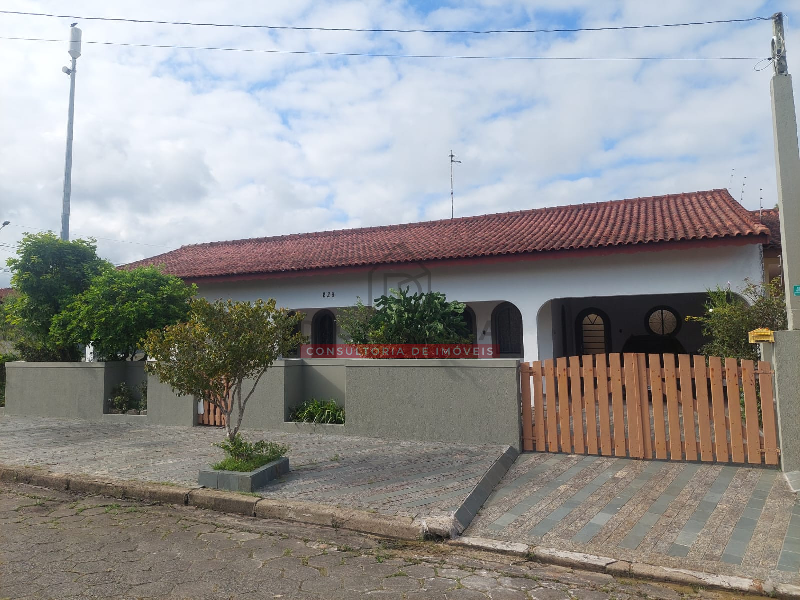 Casa térrea à venda no Balneário Florida - Peruíbe - SP