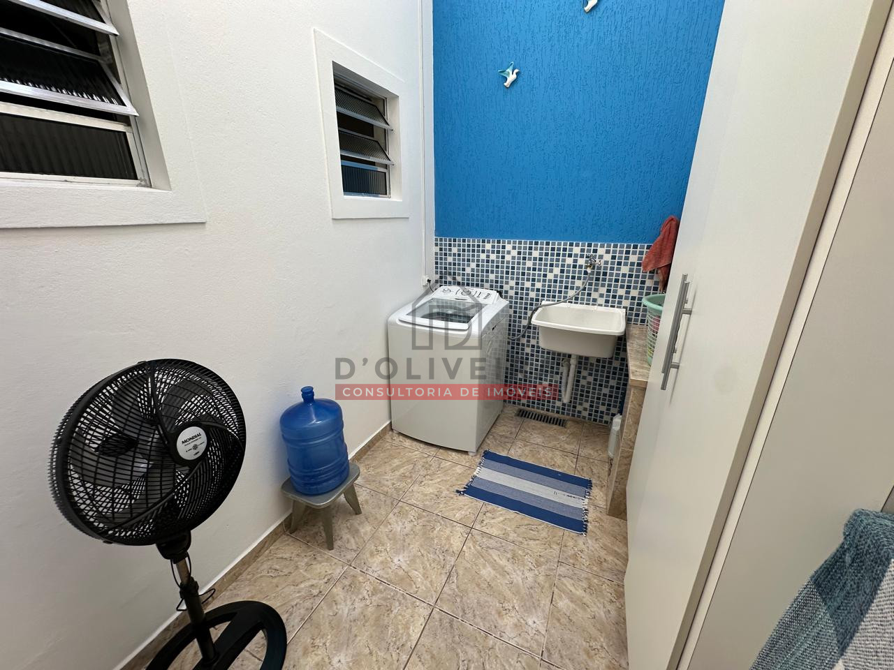 Casa com piscina e churrasqueira à venda no Balneário Oásis - Peruíbe - SP