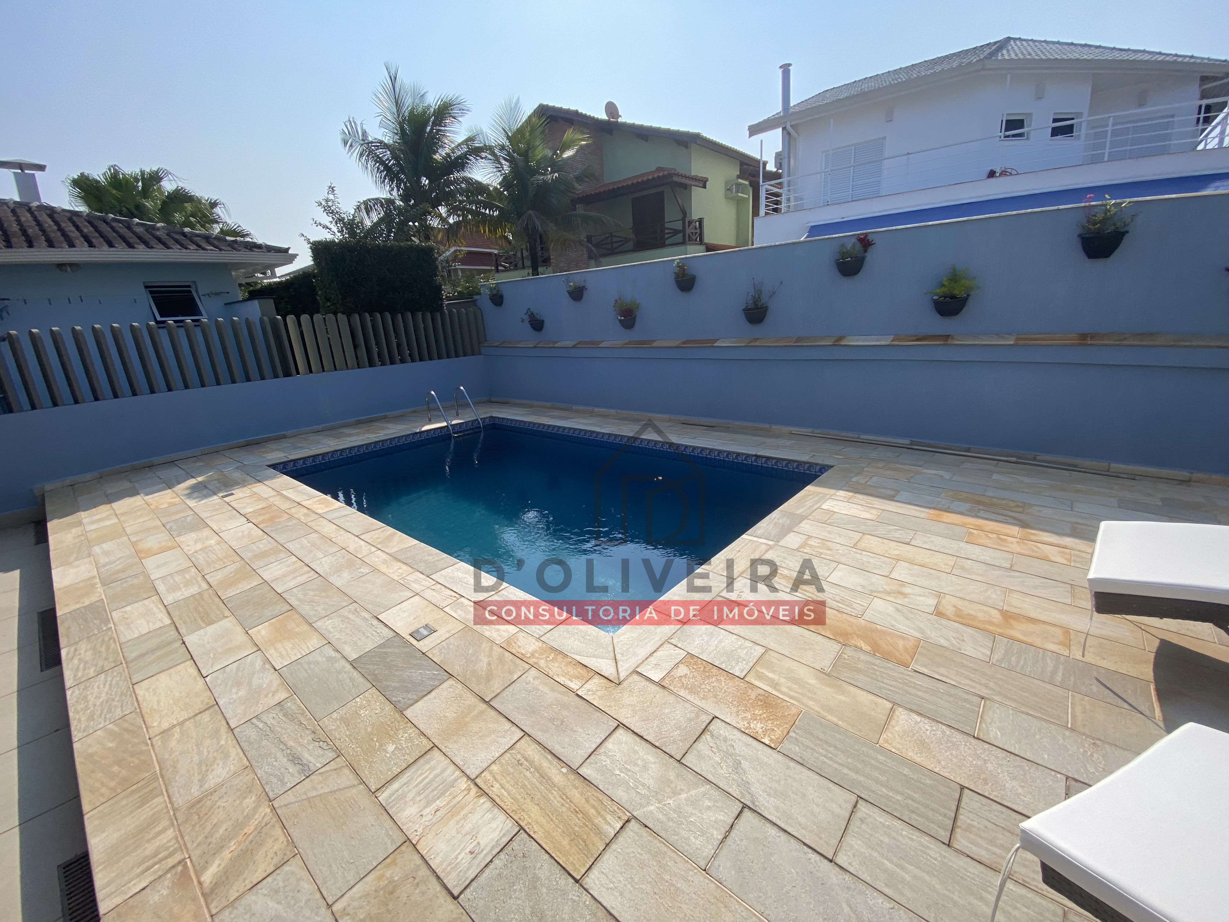 Casa com piscina à venda no Condomínio Bougainvillée III - -Peruíbe - SP
