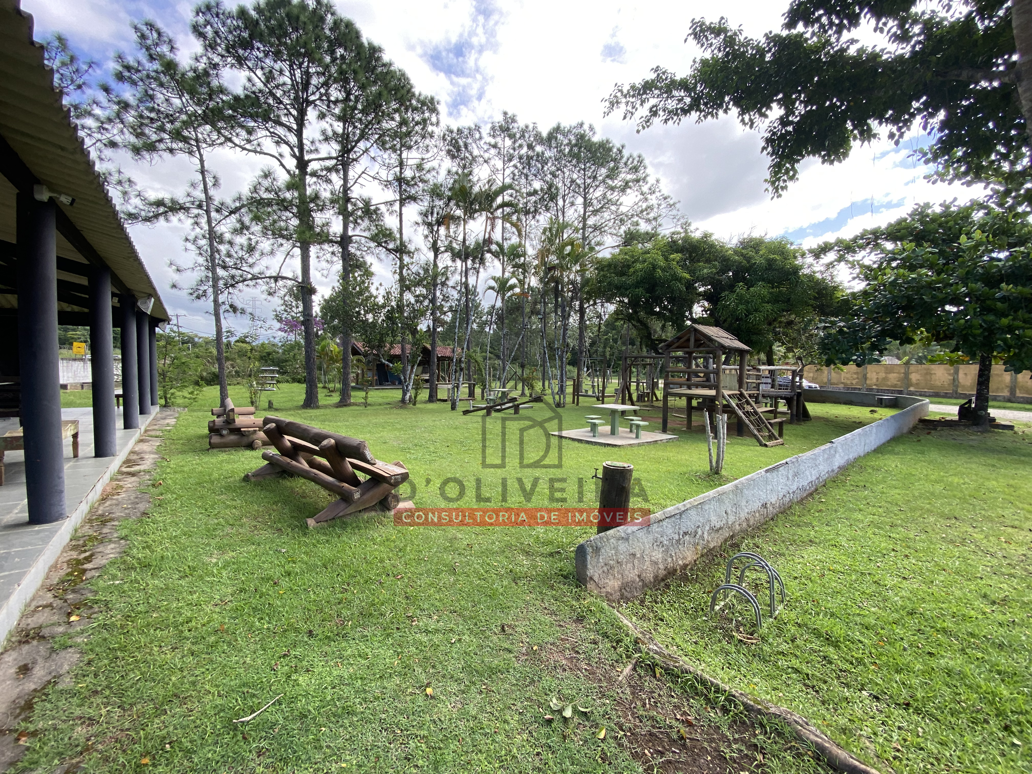 Casa em três terrenos à venda na Estância São Marcos - Peruíbe - SP