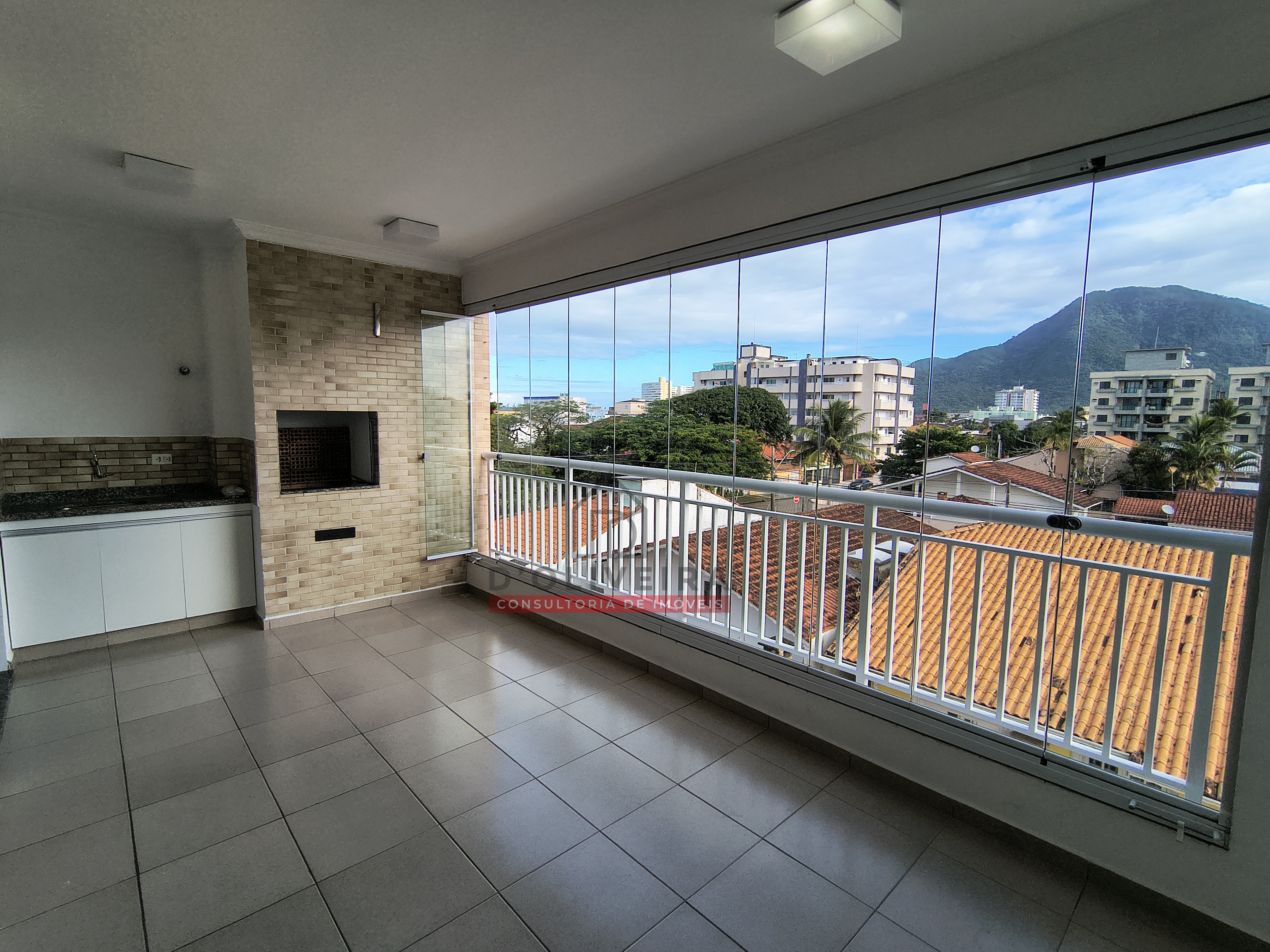 Apartamento com varanda gourmet à venda no Centro - Peruíbe - SP