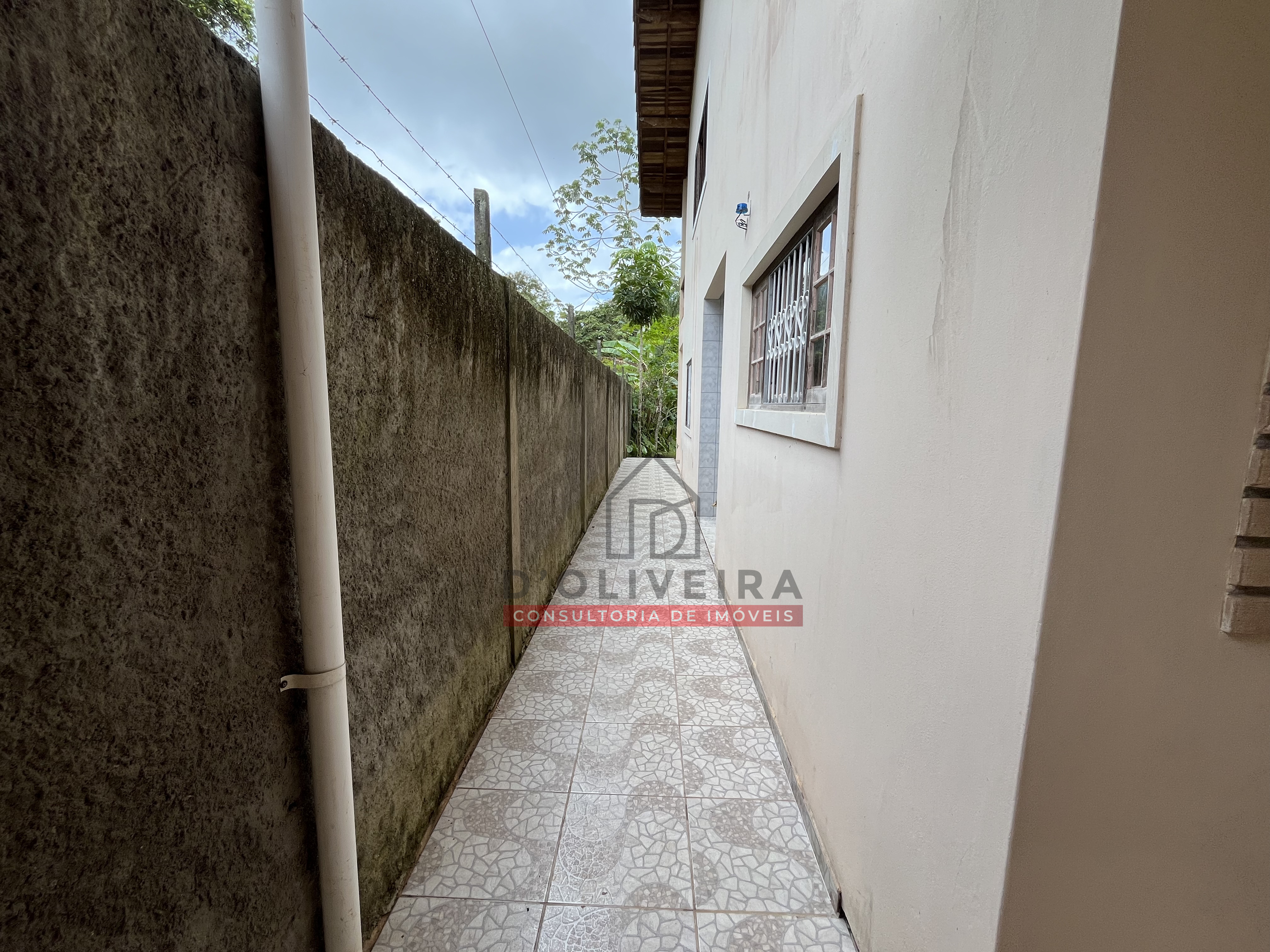 Sobrado com quintal amplo à venda no Guaraú - Peruíbe - SP
