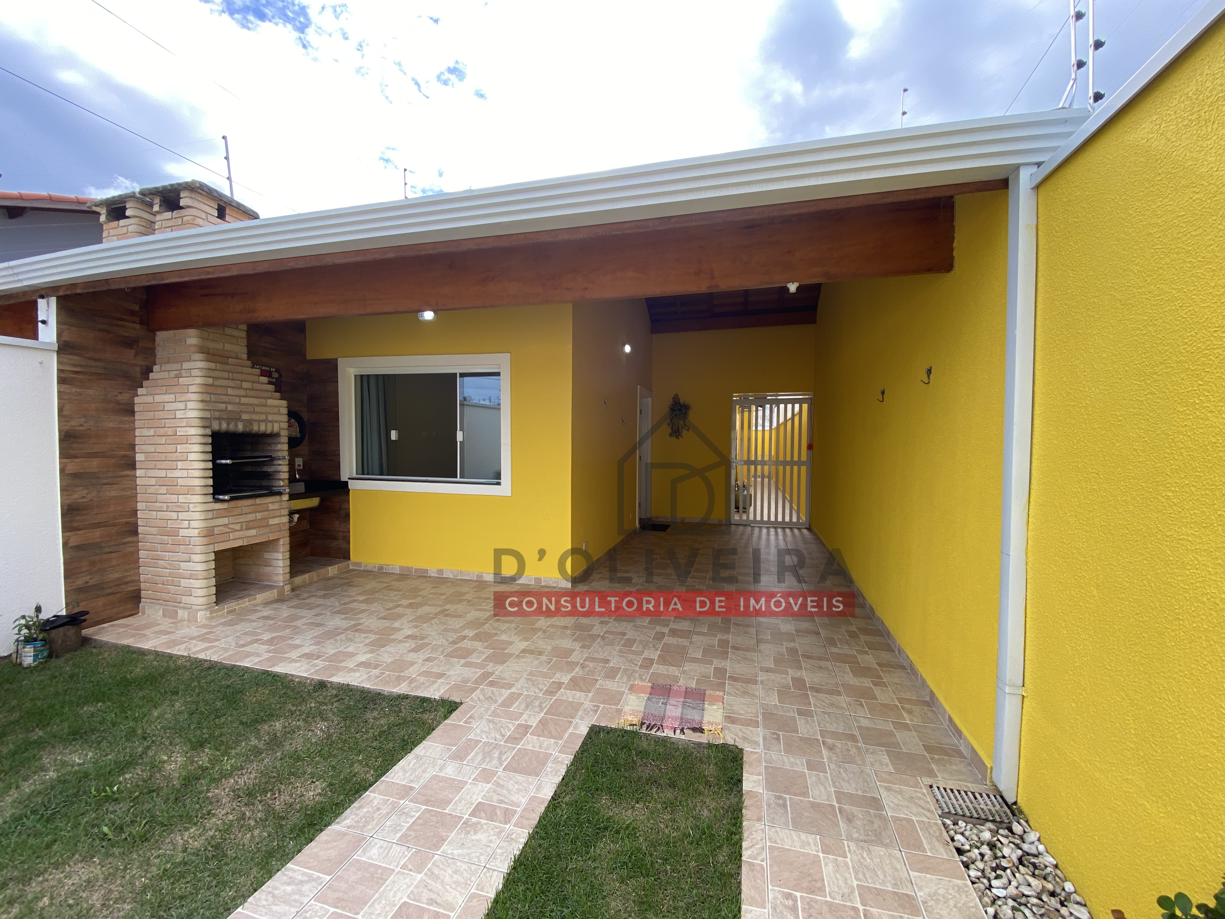 Casa térrea com piscina à venda no Parque D'aville - Peruíbe - SP