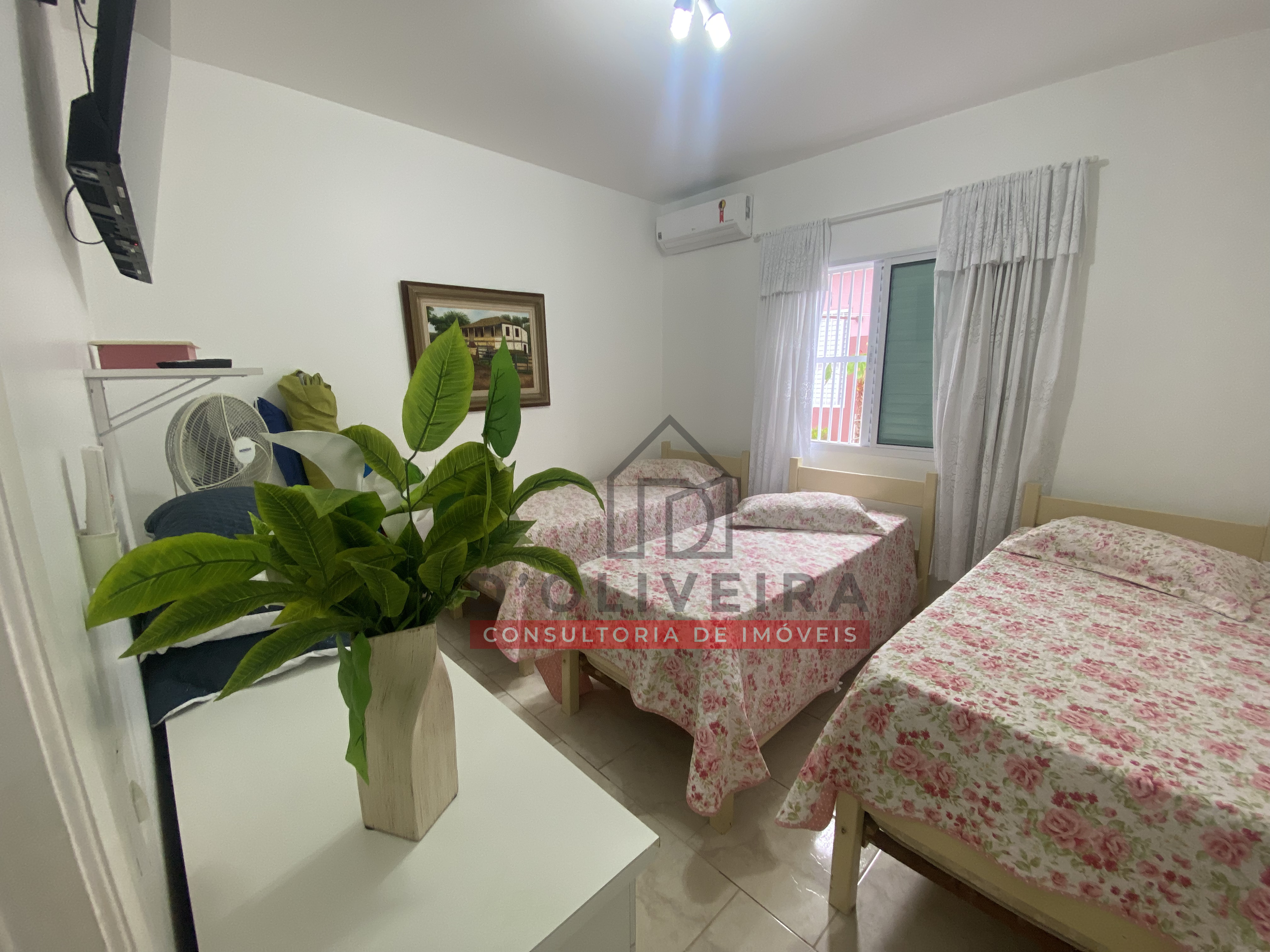 Casa com piscina e área gourmet à venda no Balneário Oásis - Peruíbe - SP