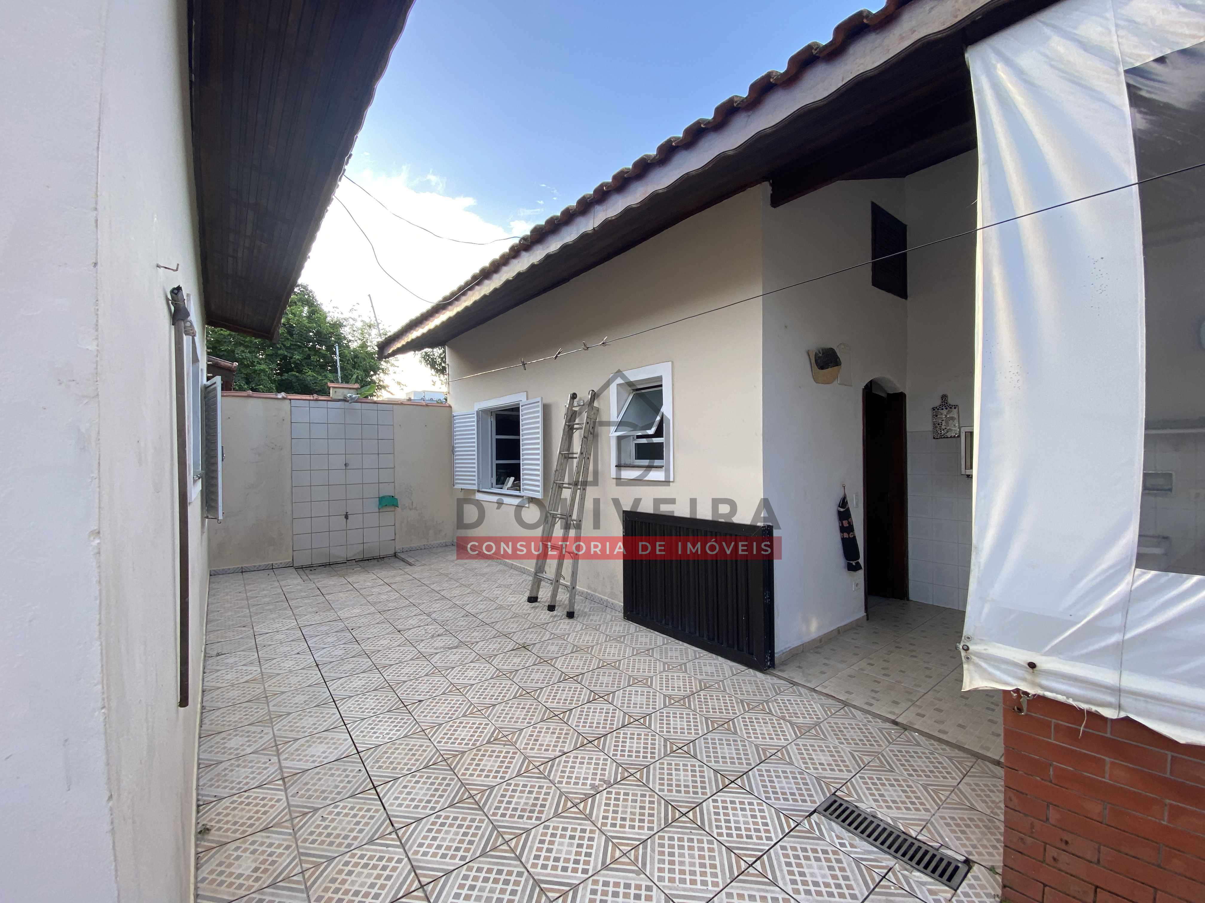 Casa com edícula à venda no Jardim Casablanca - Peruíbe - SP
