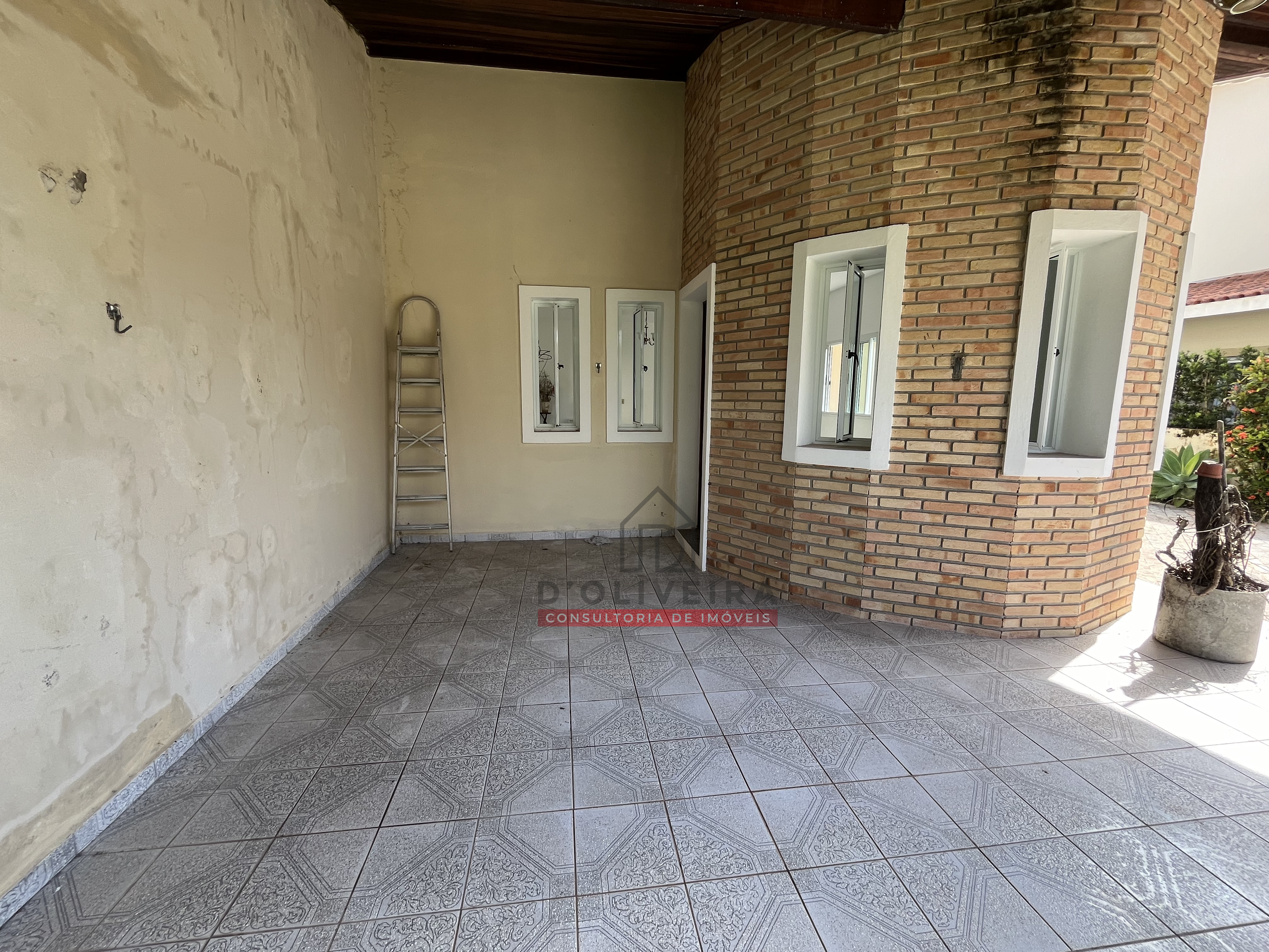 Casa com piscina à venda no Condomínio Residencial Bougainvillée III - Peruíbe - SP