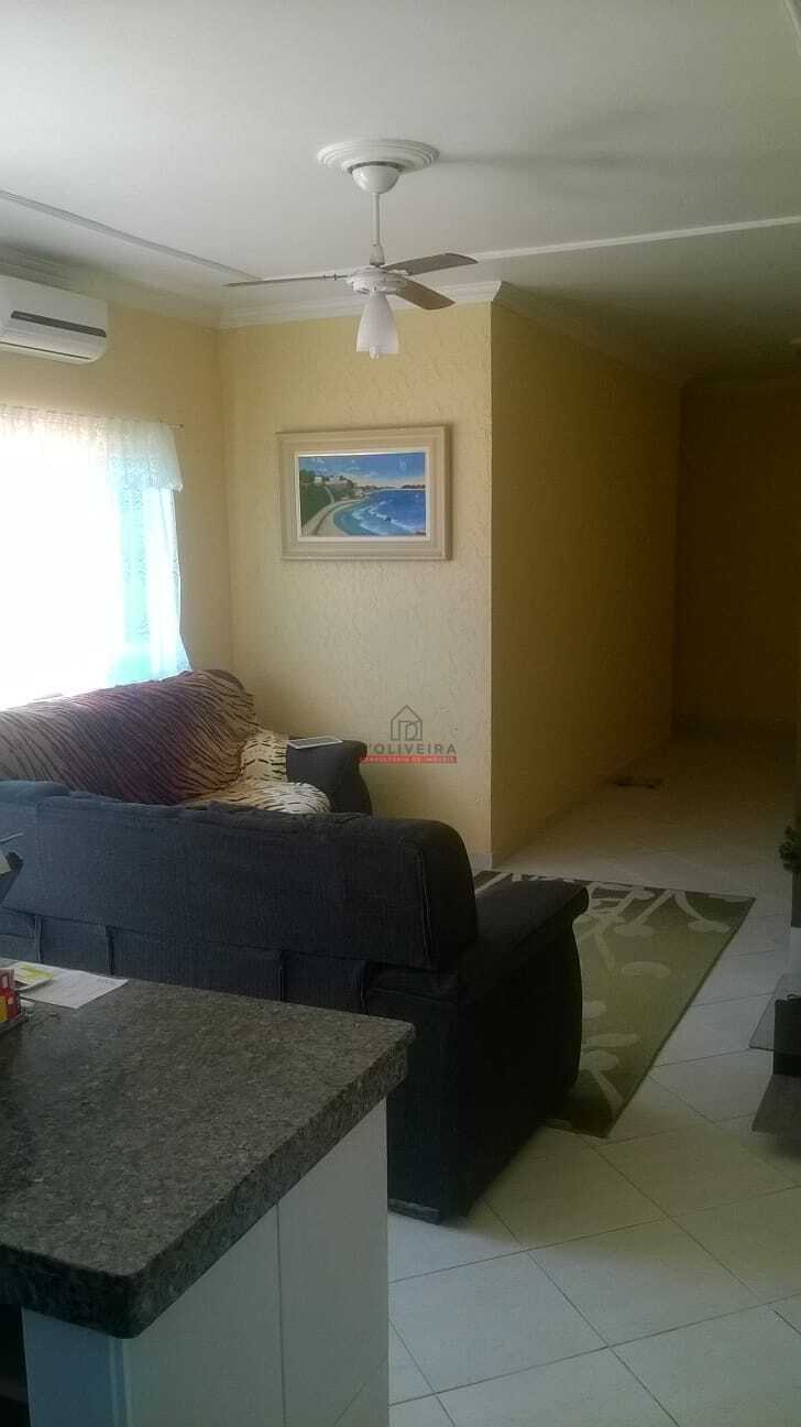 Casa térrea com piscina à venda na Estancia São José - Peruíbe - SP