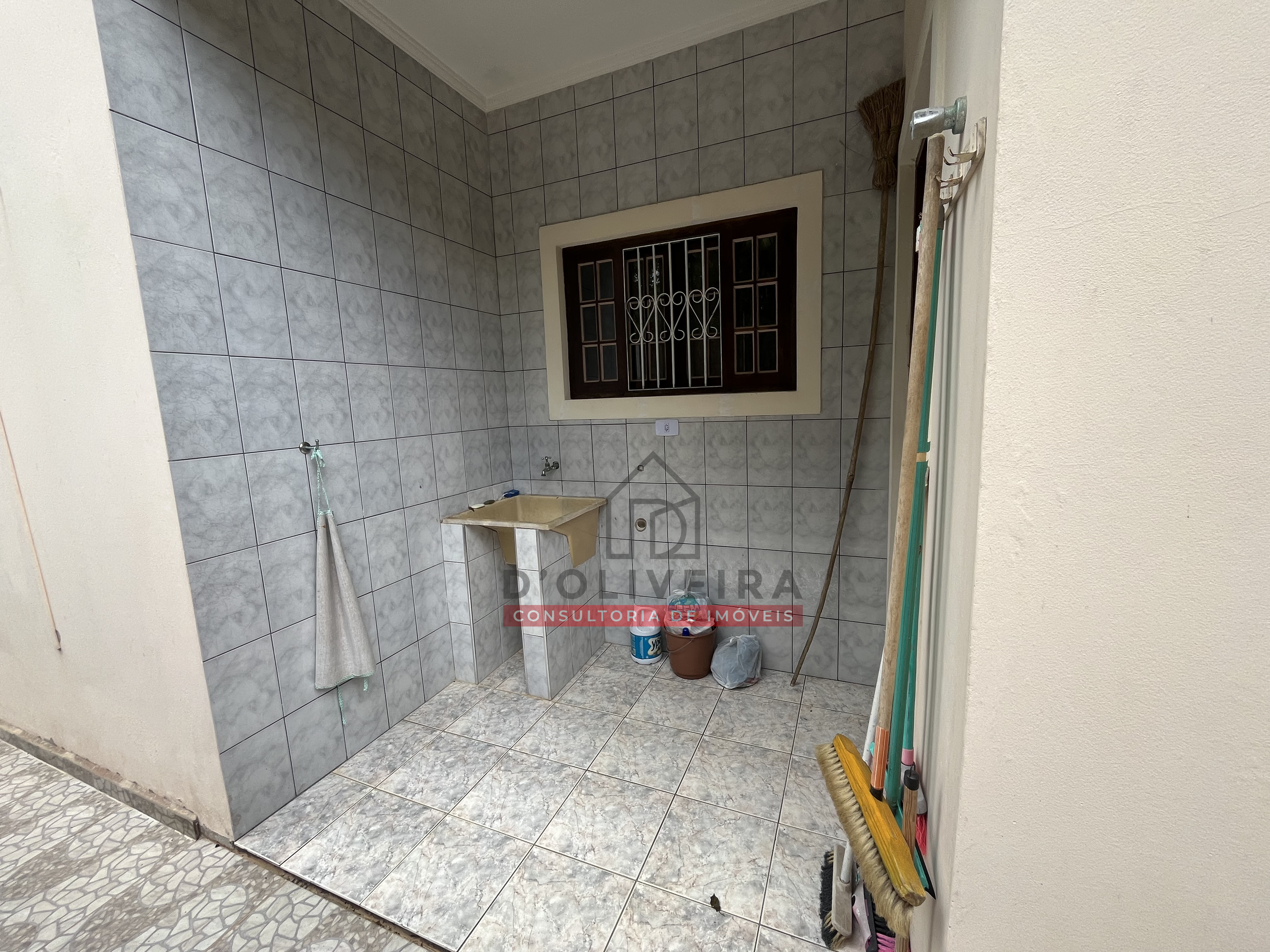 Sobrado com quintal amplo à venda no Guaraú - Peruíbe - SP