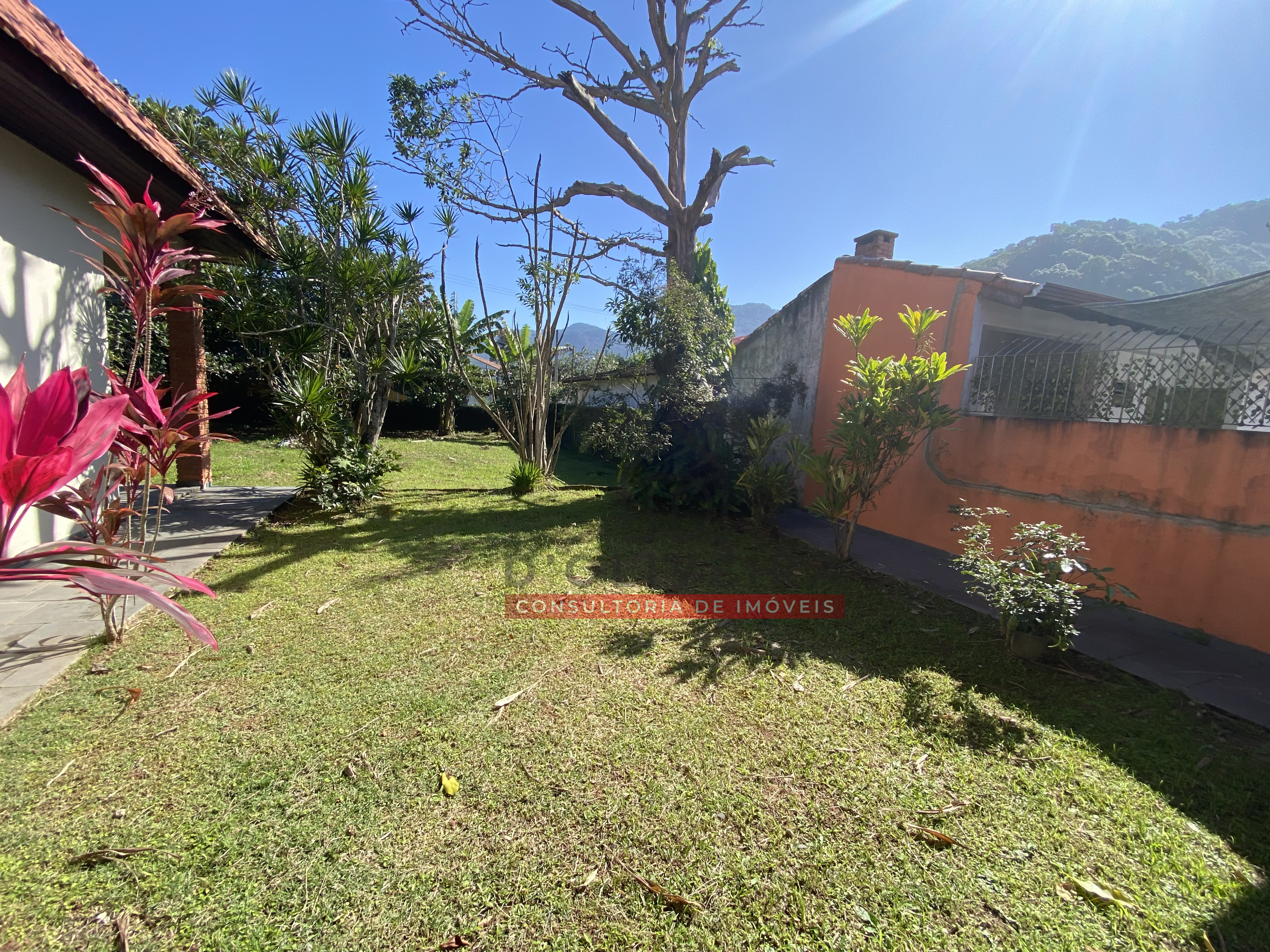 Casa térrea à venda no Guaraú - Peruíbe - SP