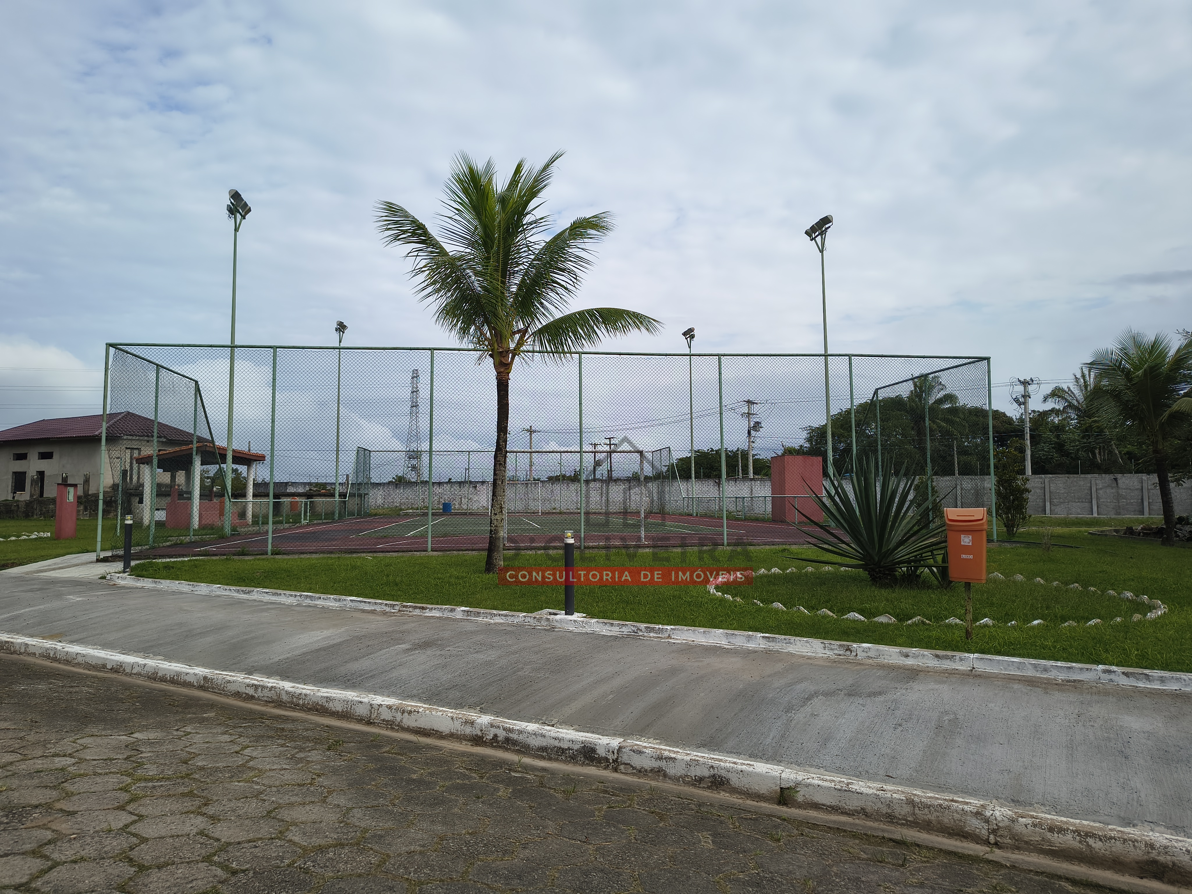 Sobrado com piscina à venda no Bougainvillée V - Peruíbe - SP