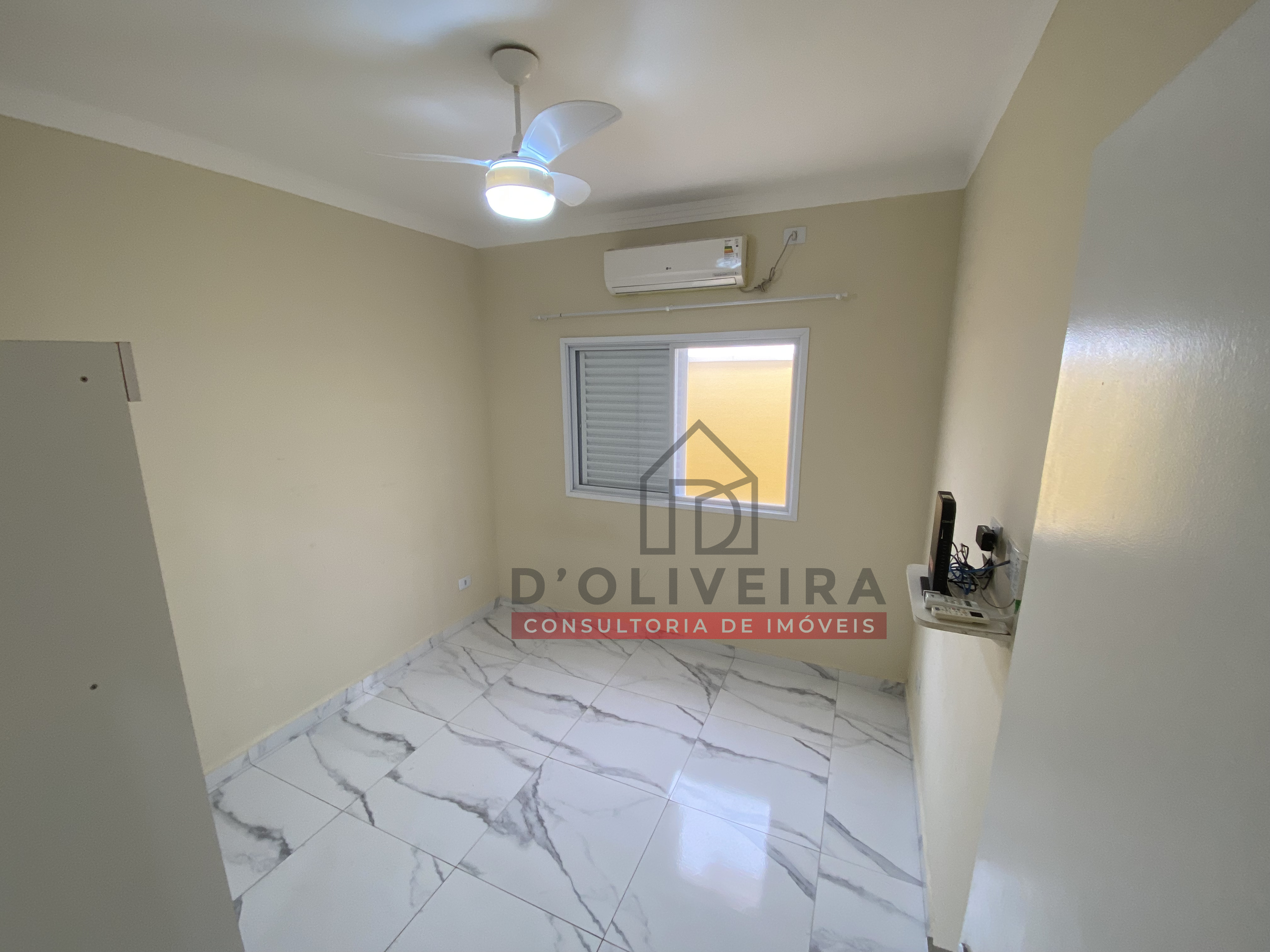 Casa térrea com piscina à venda no Parque D'aville - Peruíbe - SP