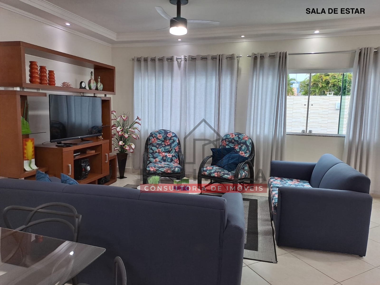 Casa térrea com piscina à venda no Três Marias - Peruíbe - SP
