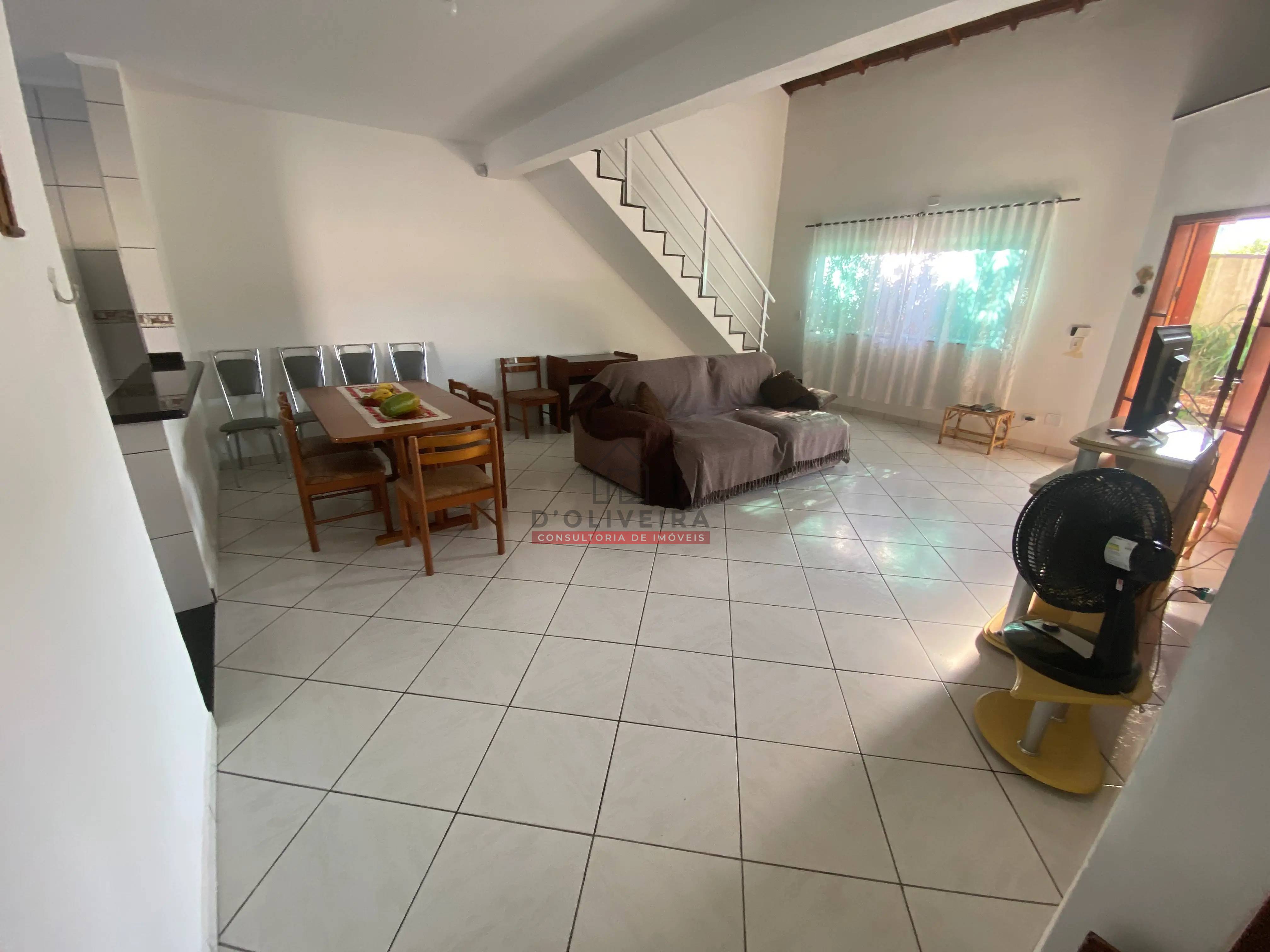 Sobrado a 500 metros da praia com 3 quartos no Bairro Estância São José - Peruíbe - SP